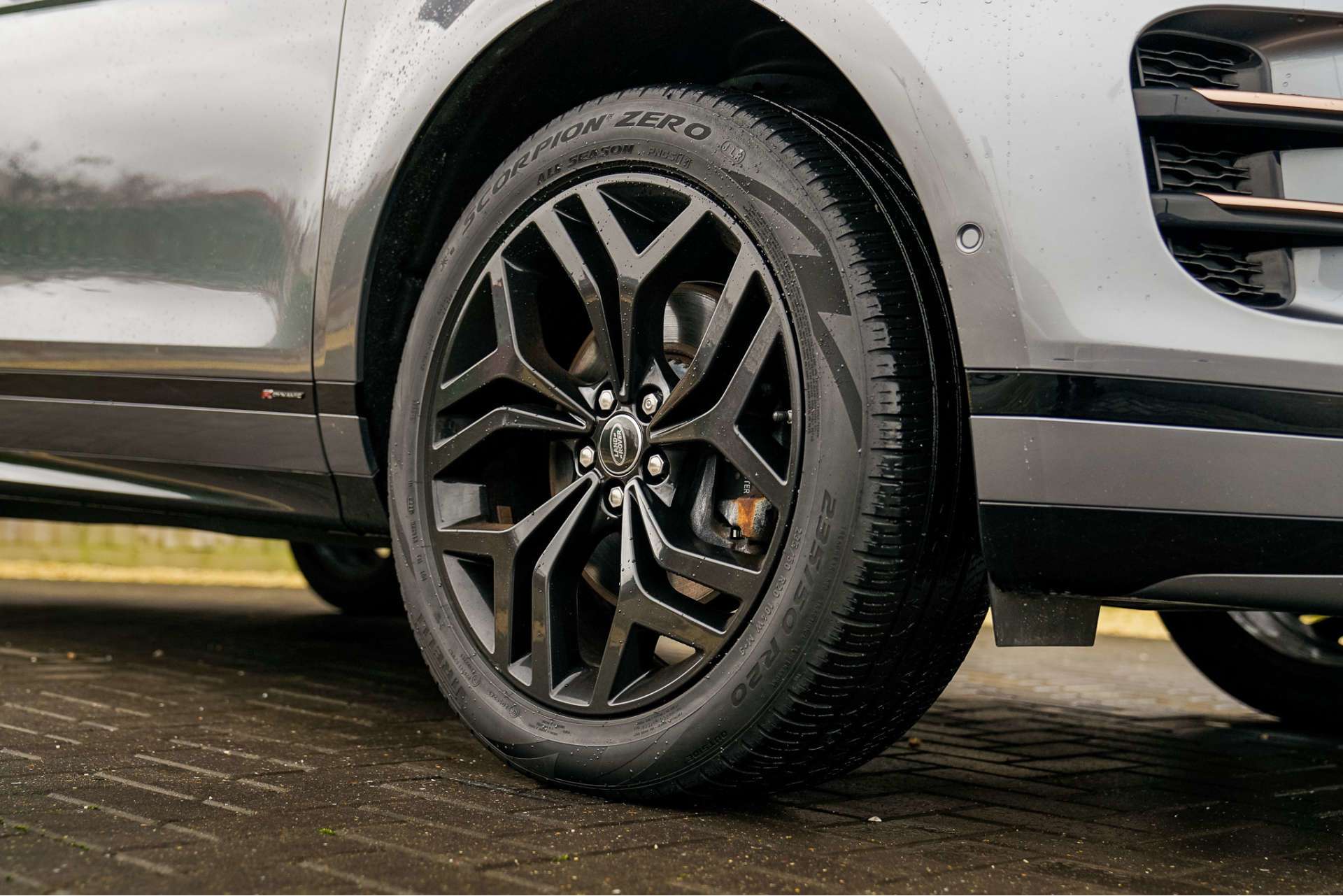 LAND ROVER RANGE ROVER EVOQUE 2.0 Range Rover Evoque R-Dynamic HSE D Auto 4WD 5dr For Sale