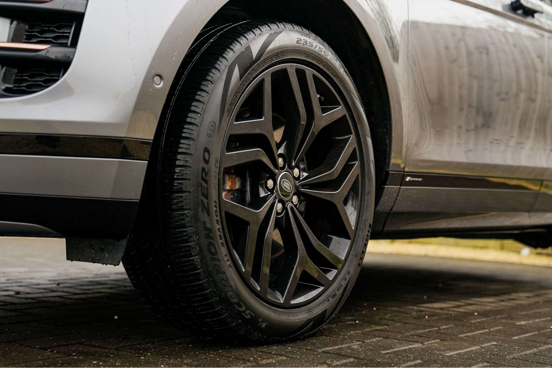 LAND ROVER RANGE ROVER EVOQUE 2.0 Range Rover Evoque R-Dynamic HSE D Auto 4WD 5dr For Sale