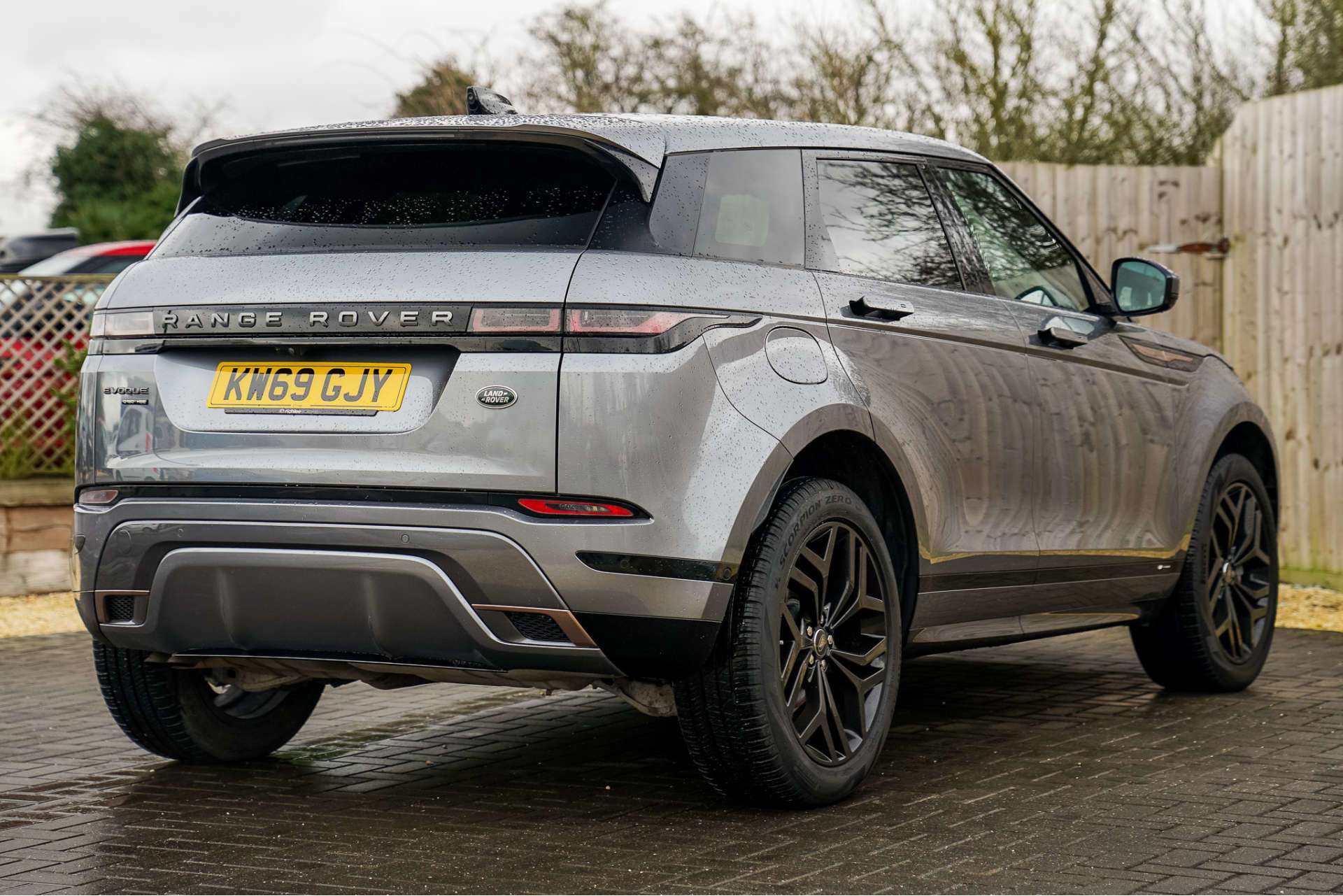 LAND ROVER RANGE ROVER EVOQUE 2.0 Range Rover Evoque R-Dynamic HSE D Auto 4WD 5dr For Sale
