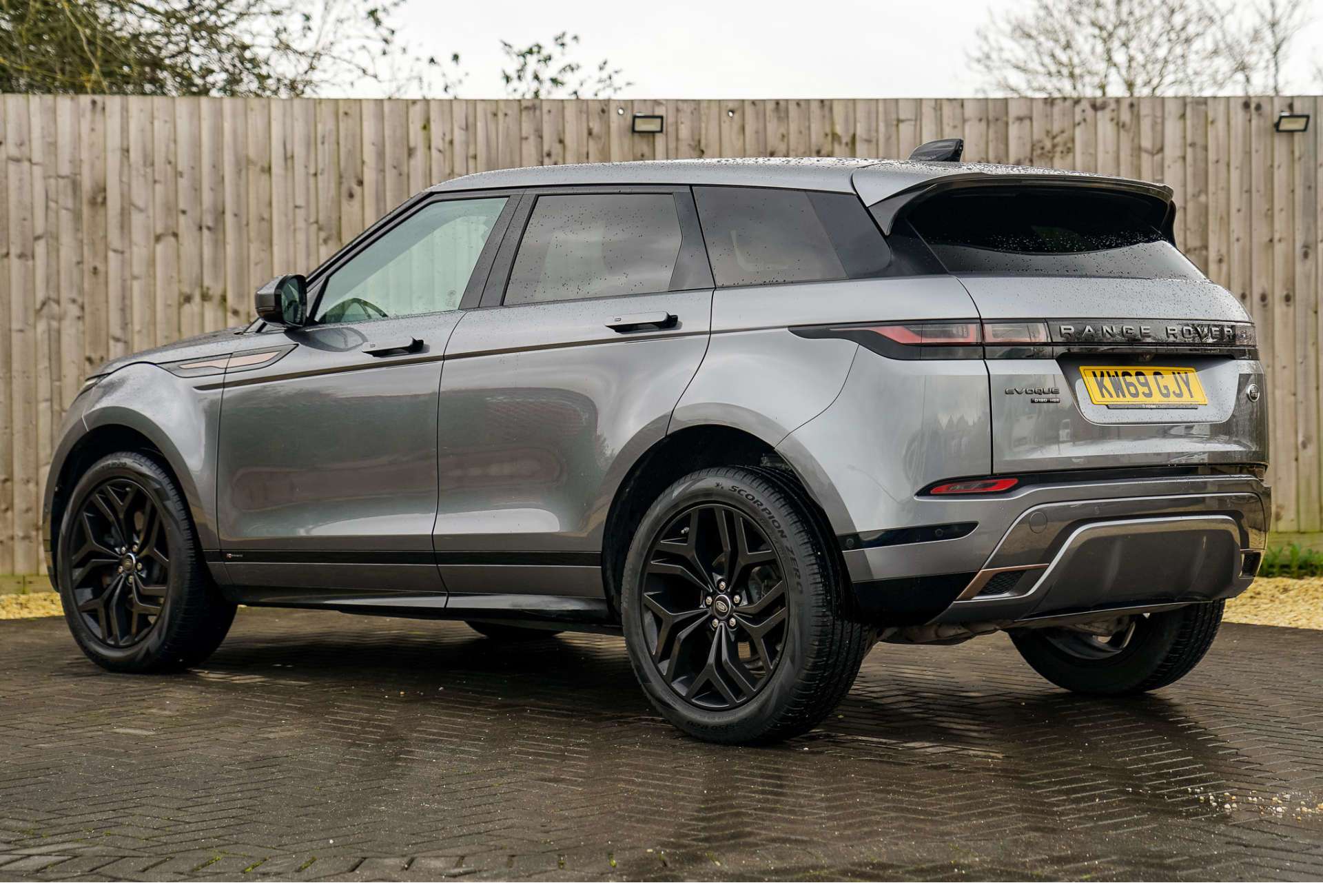 LAND ROVER RANGE ROVER EVOQUE 2.0 Range Rover Evoque R-Dynamic HSE D Auto 4WD 5dr For Sale