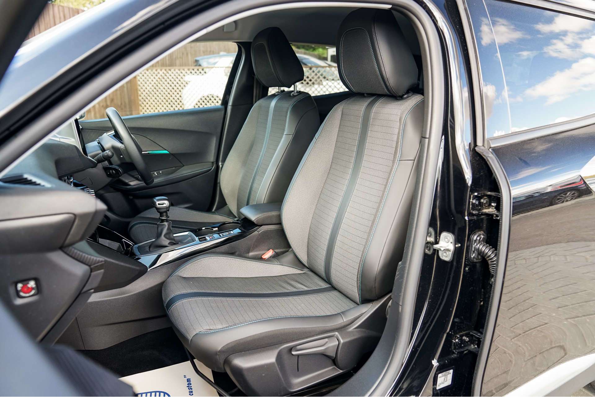 PEUGEOT 2008 1.2 PureTech Allure Premium SUV 5dr Petrol Manual Euro 6 (s/s) (130 ps) For Sale