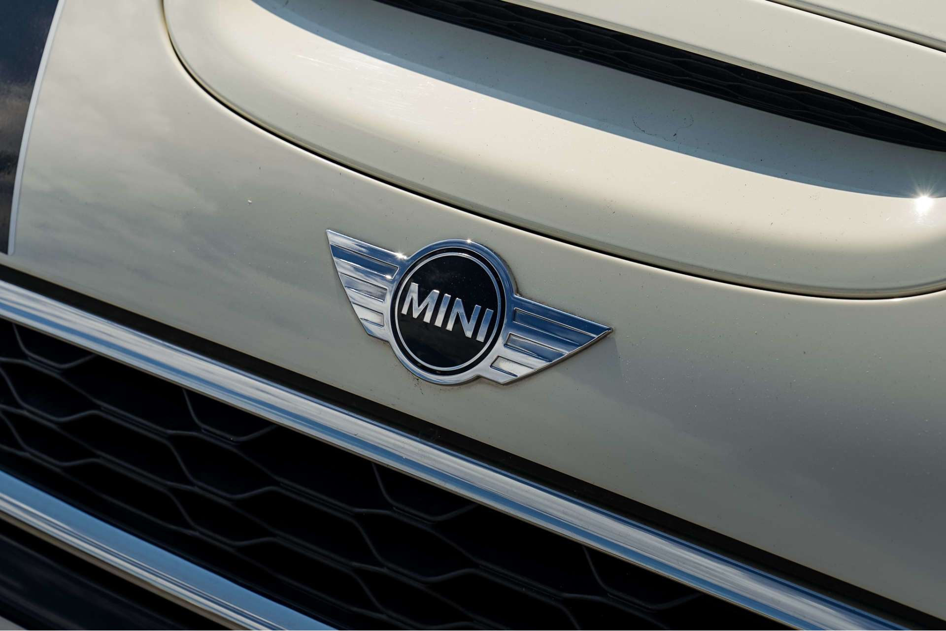 MINI CONVERTIBLE 2.0 Cooper S Convertible 2dr Petrol Auto Euro 6 (s/s) (192 ps) For Sale