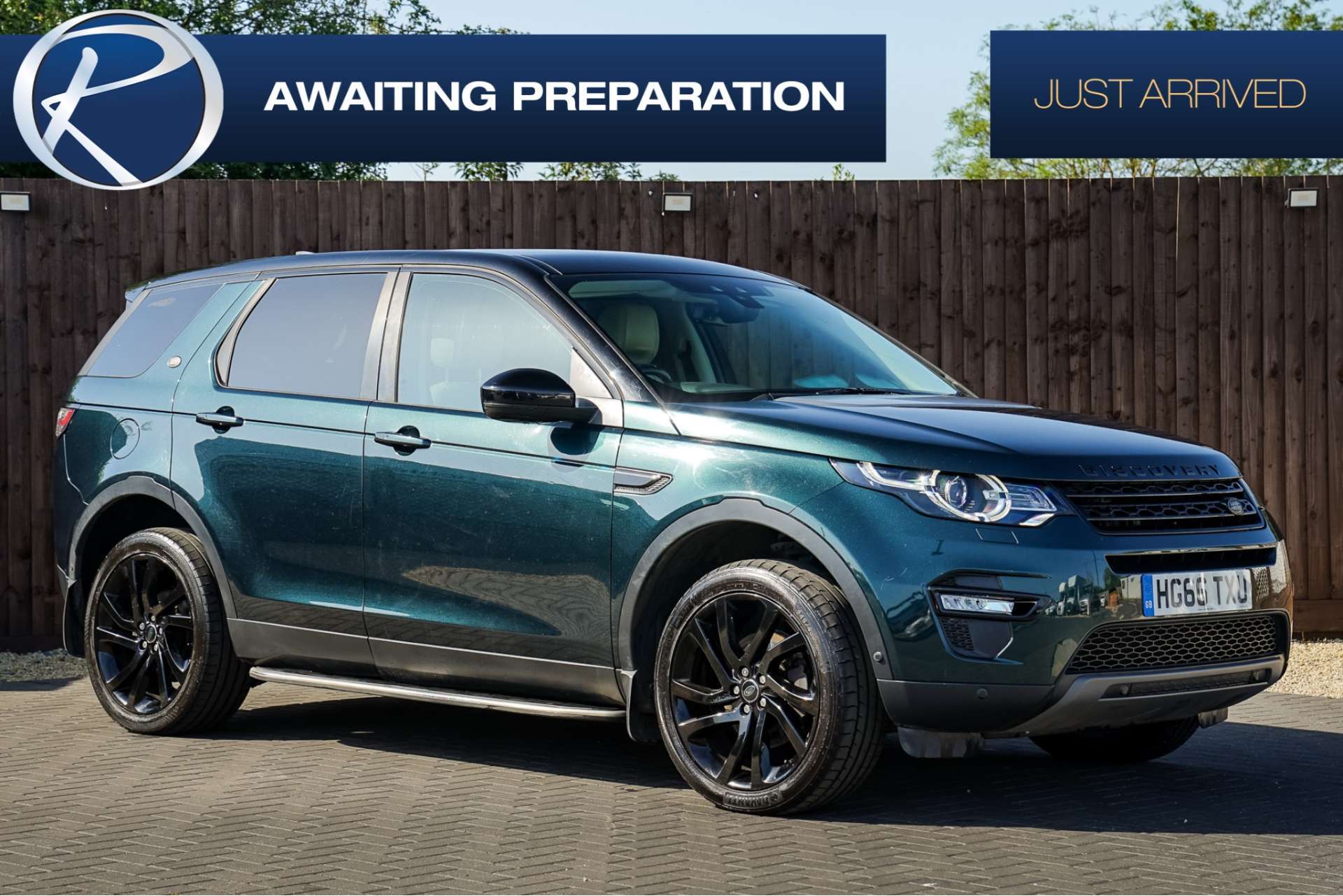 LAND ROVER DISCOVERY SPORT 2.0 TD4 HSE Luxury SUV 5dr Diesel Auto 4WD Euro 6 (s/s) (180 ps) For Sale