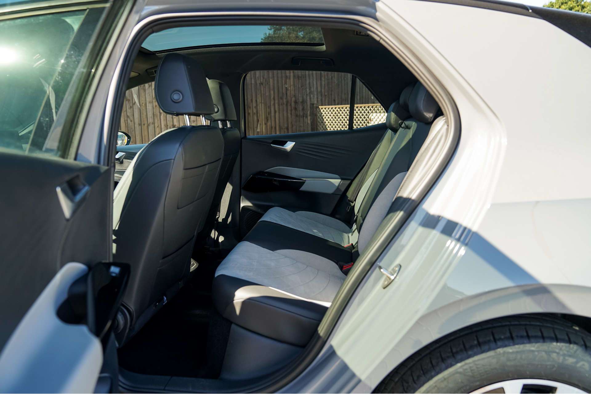 VOLKSWAGEN ID.3 Pro Performance 58kWh Family Hatchback 5dr Electric Auto (204 ps) For Sale