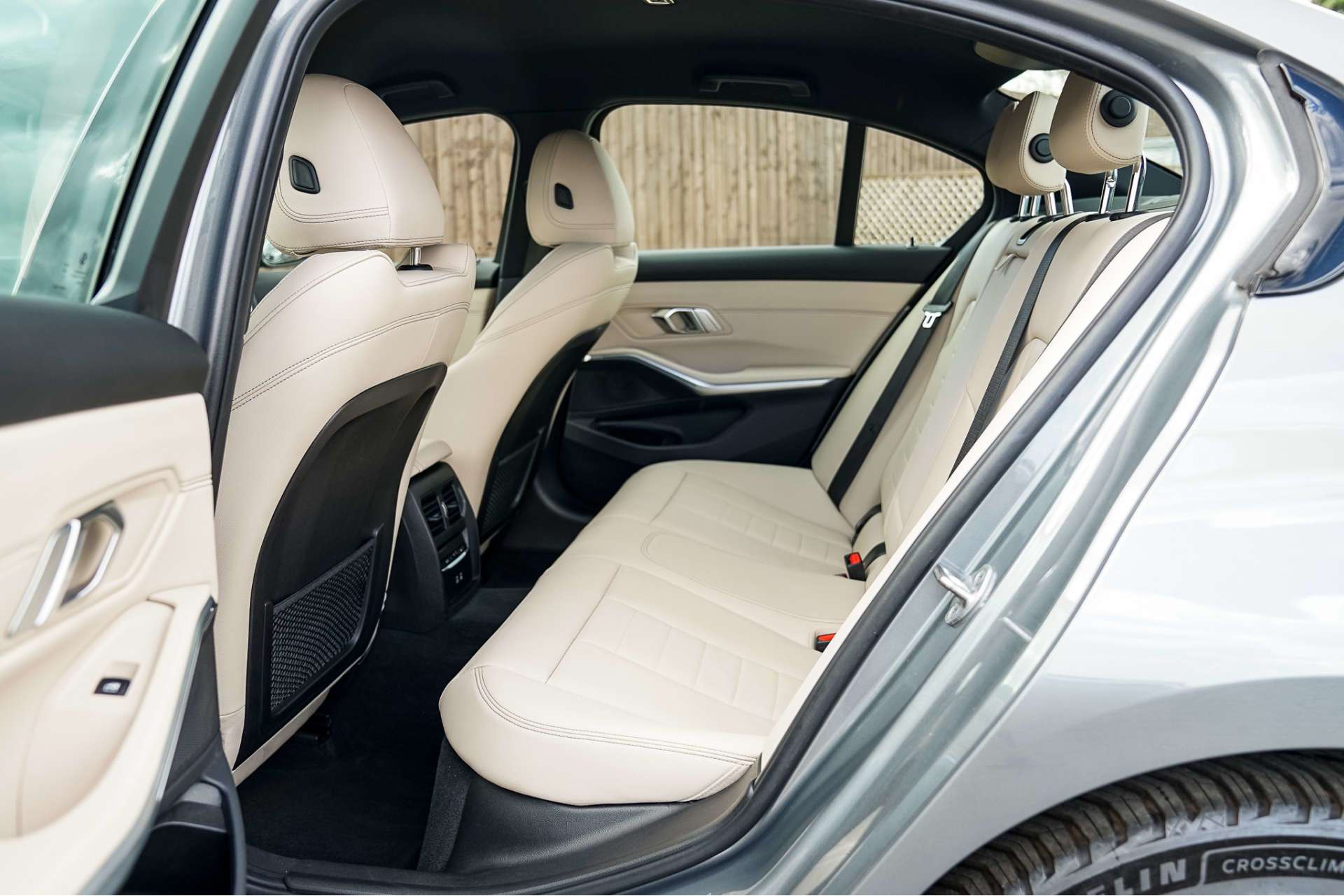BMW 3 SERIES 2.0 330e 12kWh M Sport Saloon 4dr Petrol Plug-in Hybrid Auto Euro 6 (s/s) (292 ps) For Sale