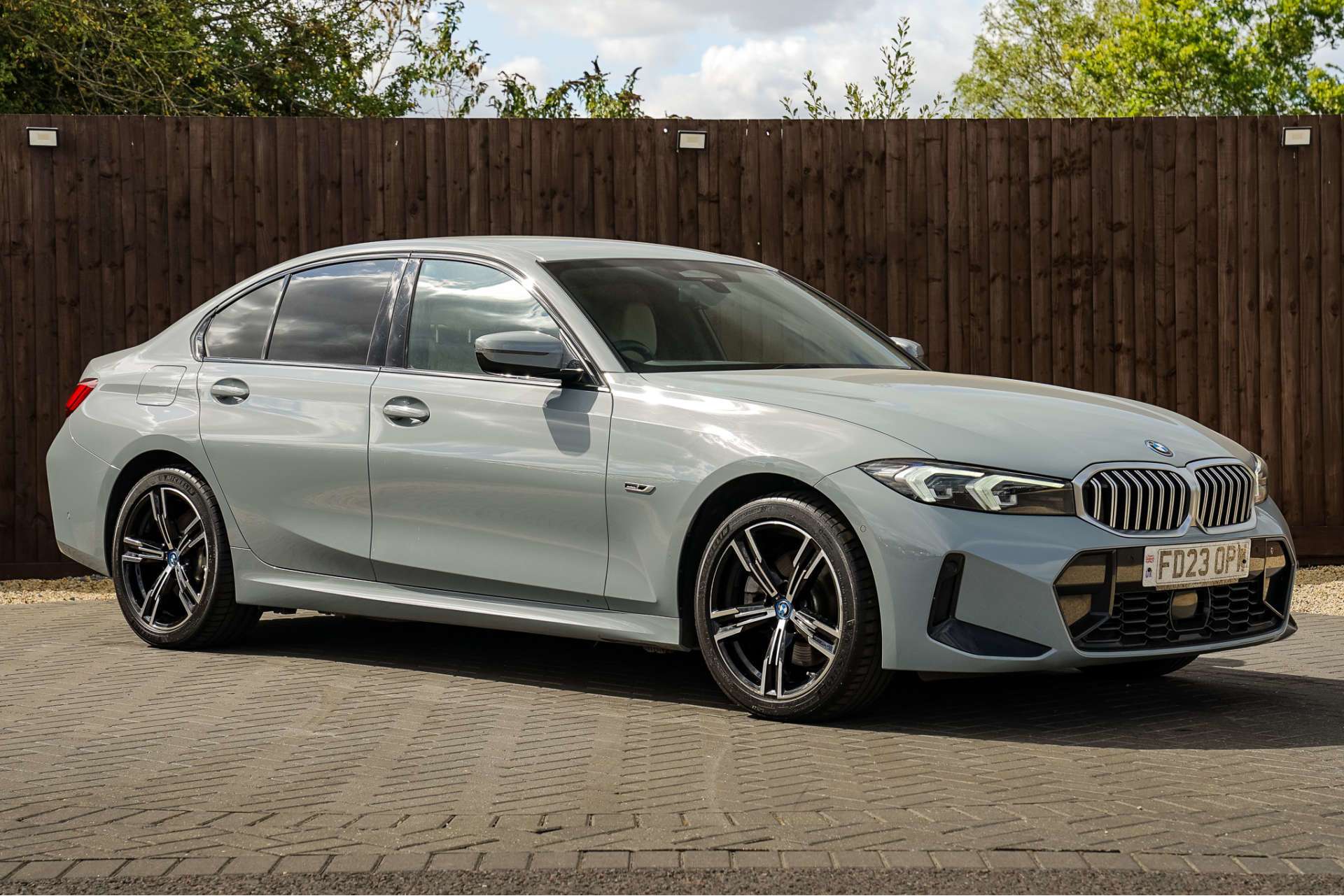 BMW 3 SERIES 2.0 330e 12kWh M Sport Saloon 4dr Petrol Plug-in Hybrid Auto Euro 6 (s/s) (292 ps) For Sale