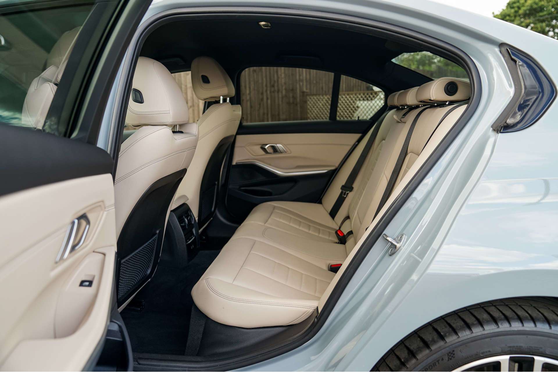 BMW 3 SERIES 2.0 330e 12kWh M Sport Saloon 4dr Petrol Plug-in Hybrid Auto Euro 6 (s/s) (292 ps) For Sale