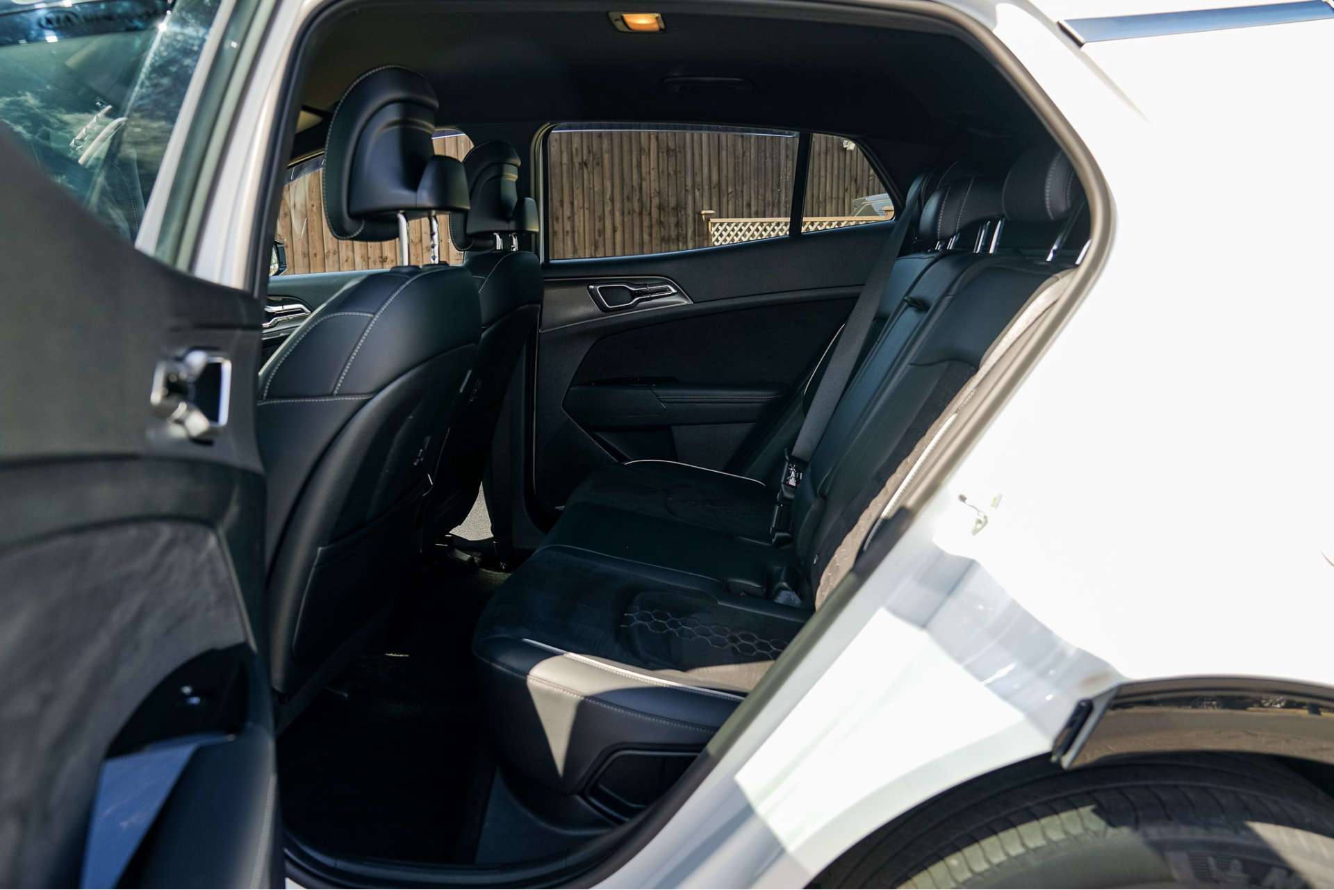 KIA SPORTAGE 1.6 T-GDi 13.8kWh GT-Line SUV 5dr Petrol Plug-in Hybrid Auto AWD Euro 6 (s/s) (261 bhp) For Sale