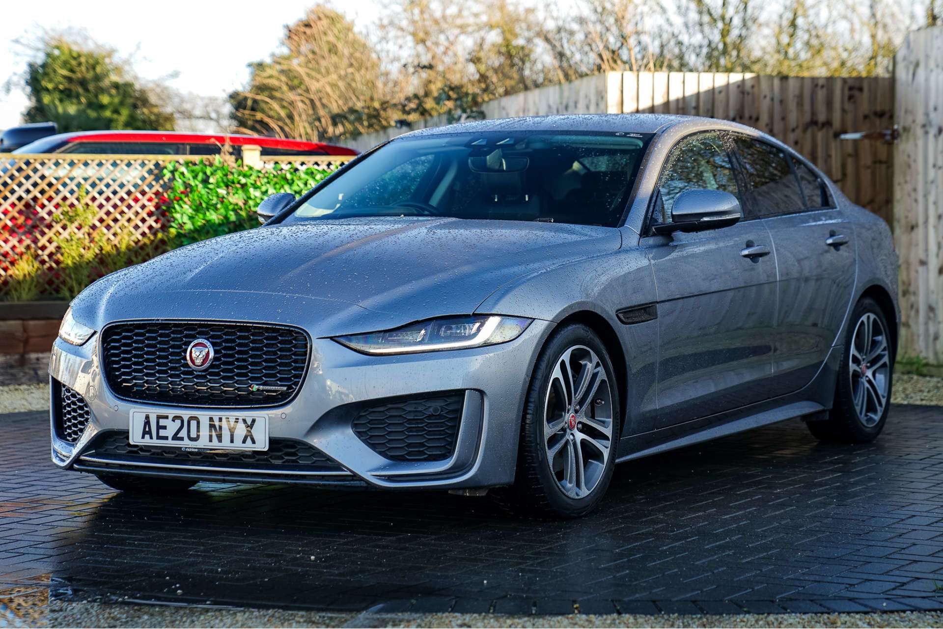 JAGUAR XE 2.0 XE R-Dynamic SE Auto 4dr For Sale