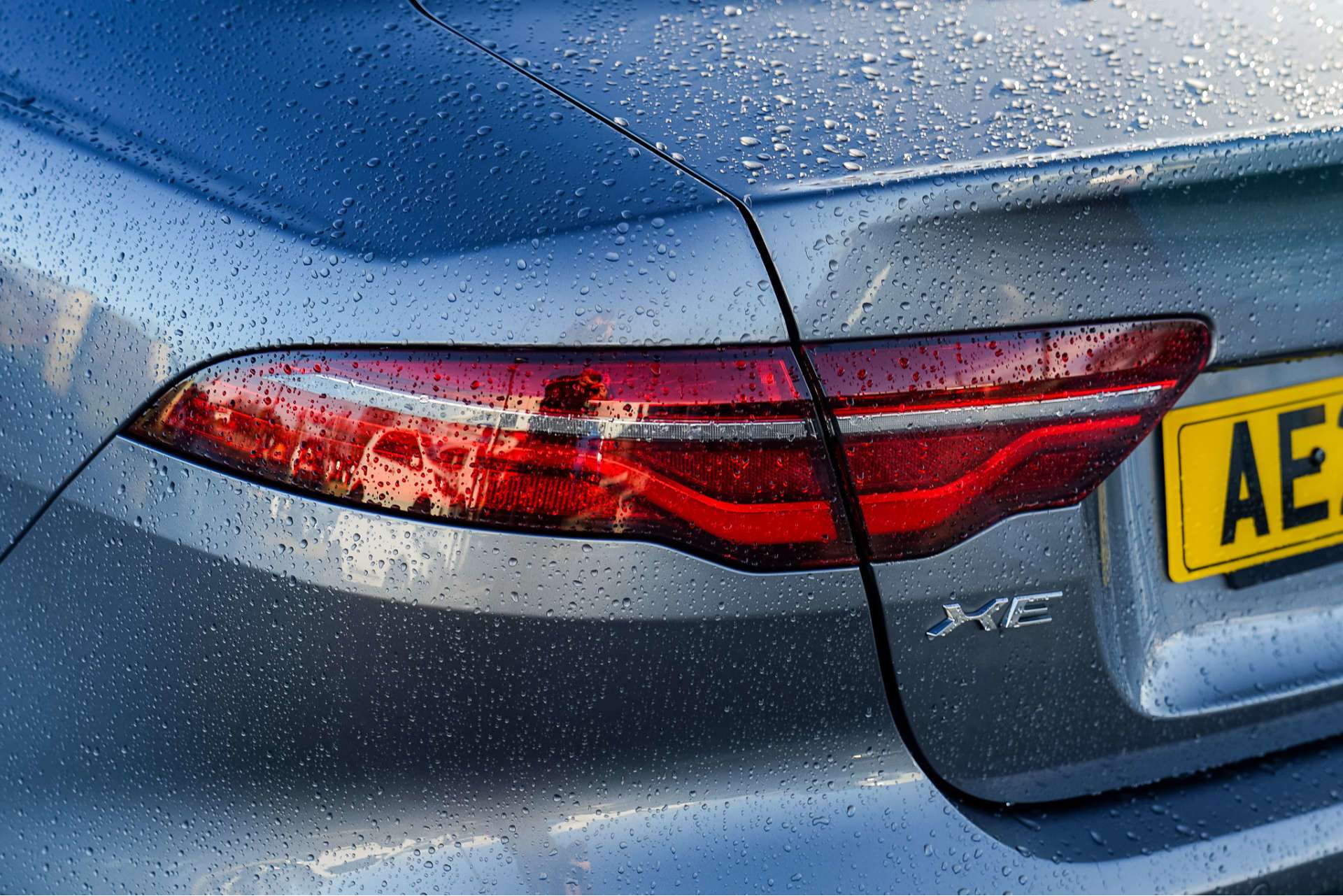 JAGUAR XE 2.0 XE R-Dynamic SE Auto 4dr For Sale