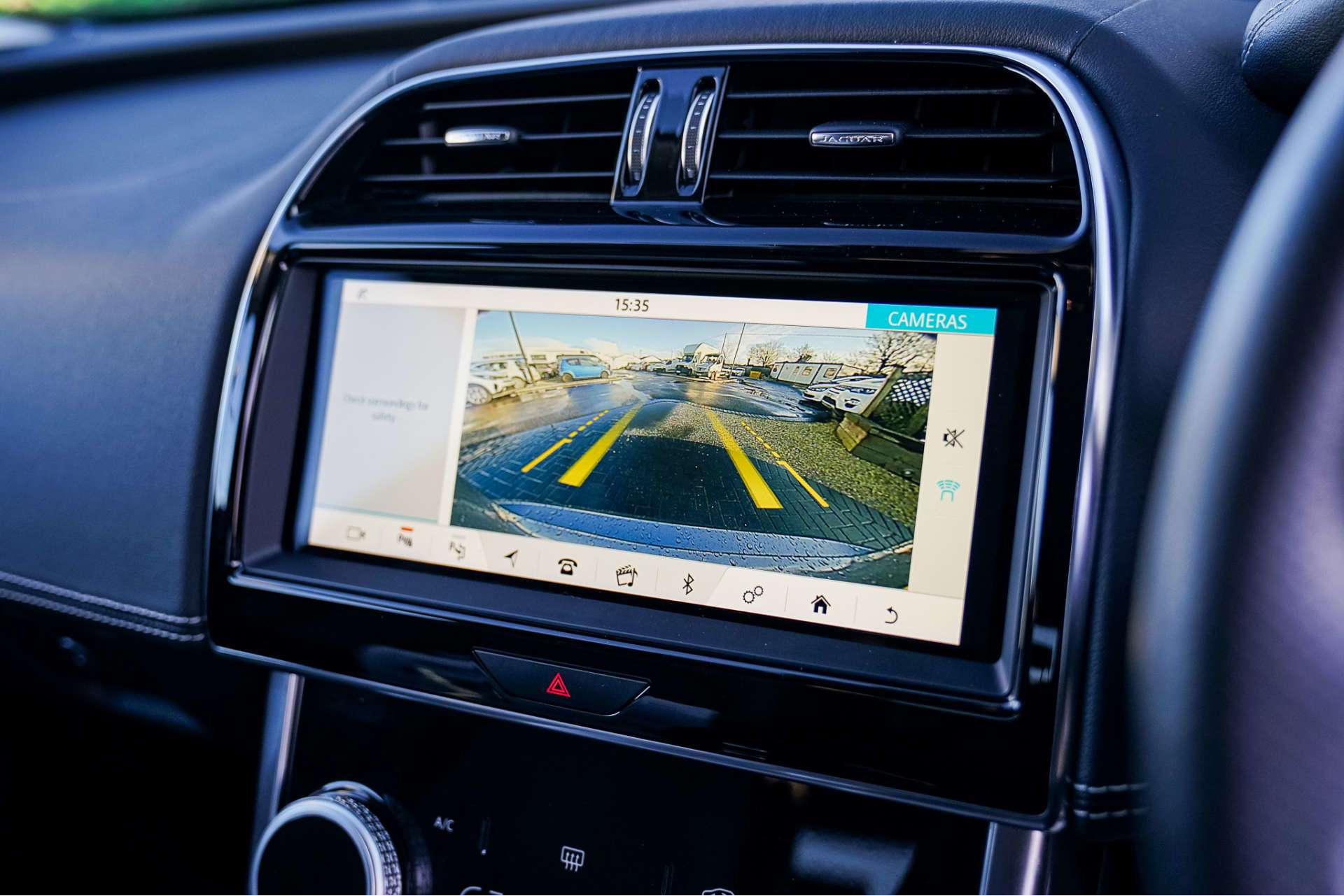 JAGUAR XE 2.0 XE R-Dynamic SE Auto 4dr For Sale