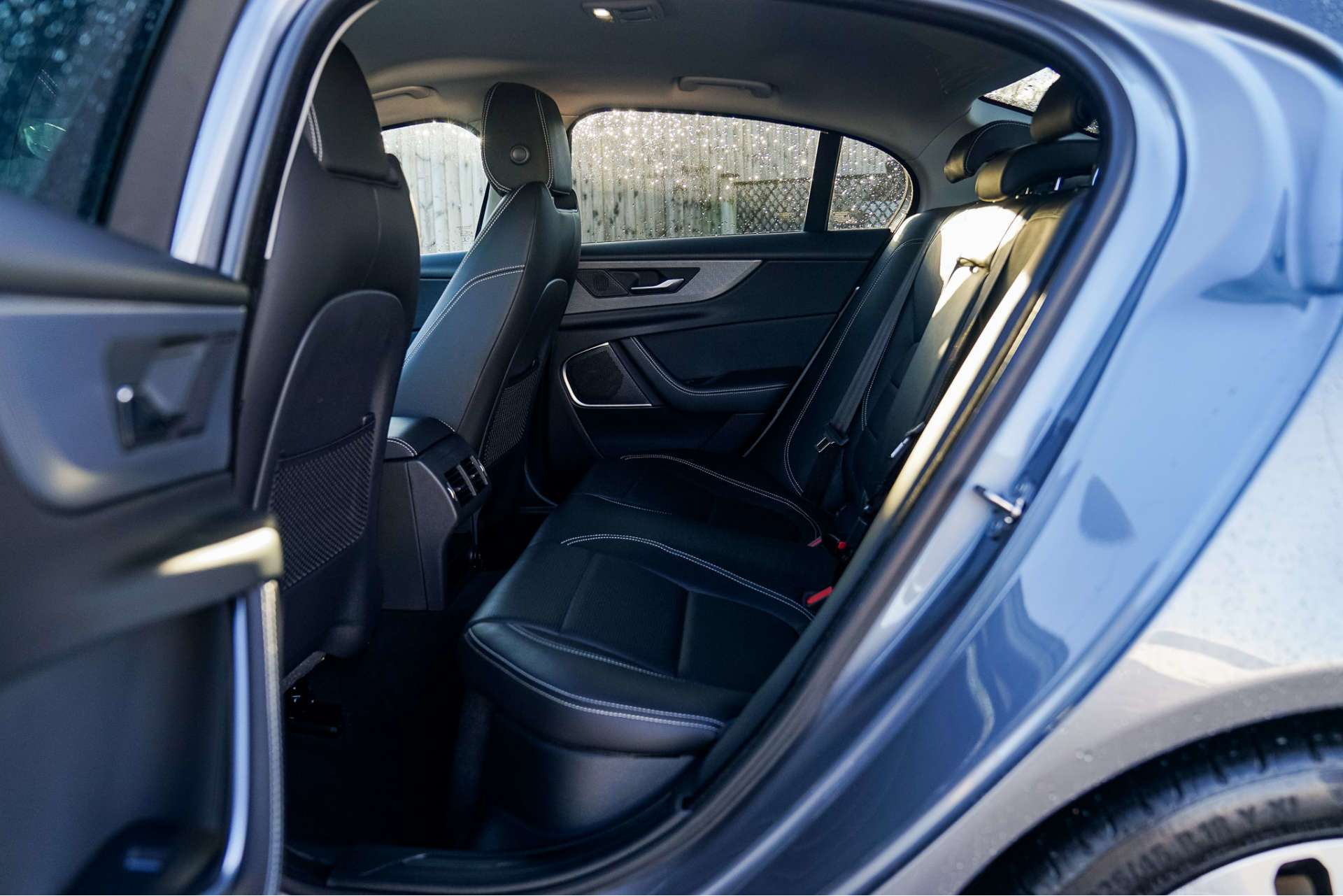 JAGUAR XE 2.0 XE R-Dynamic SE Auto 4dr For Sale