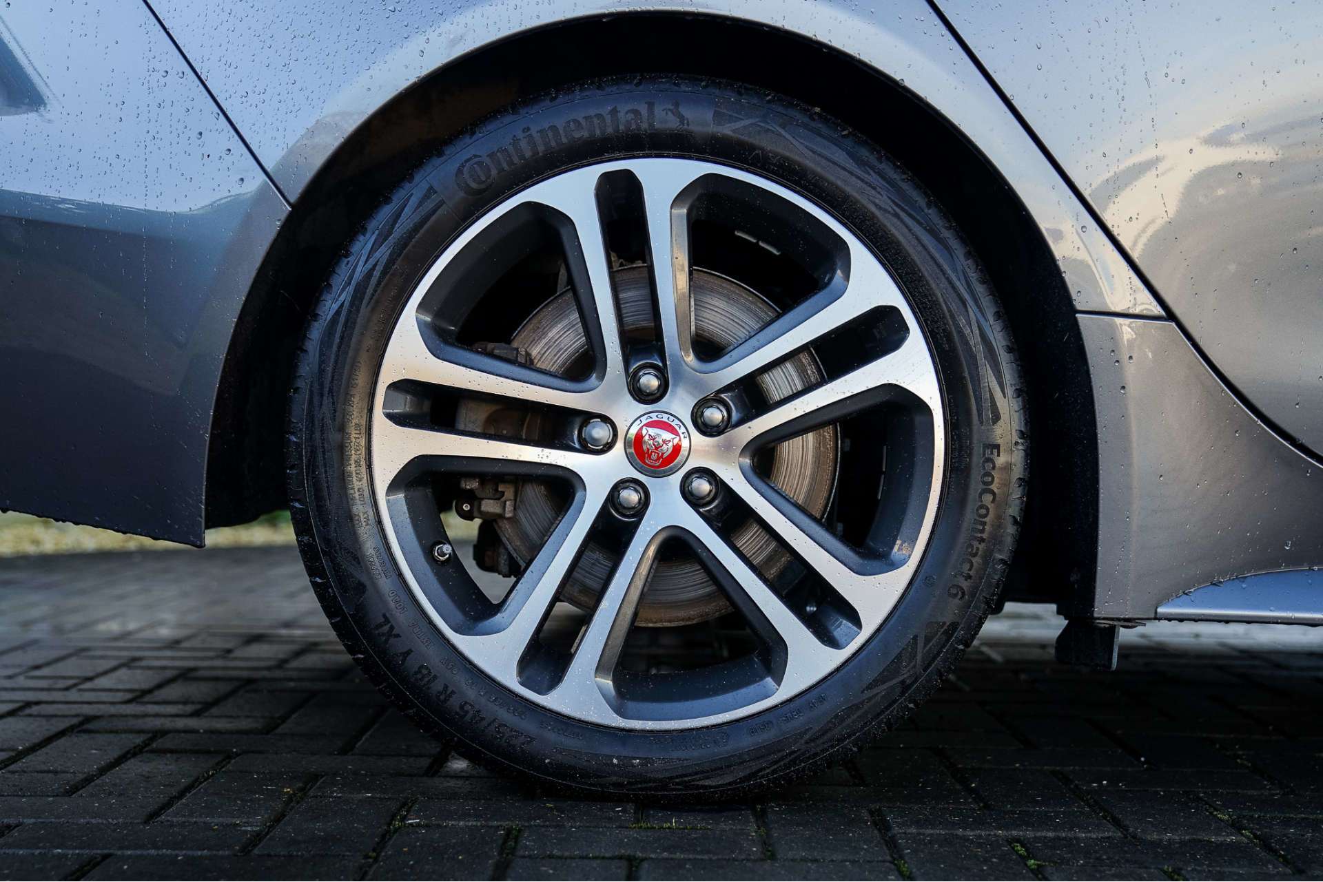 JAGUAR XE 2.0 XE R-Dynamic SE Auto 4dr For Sale