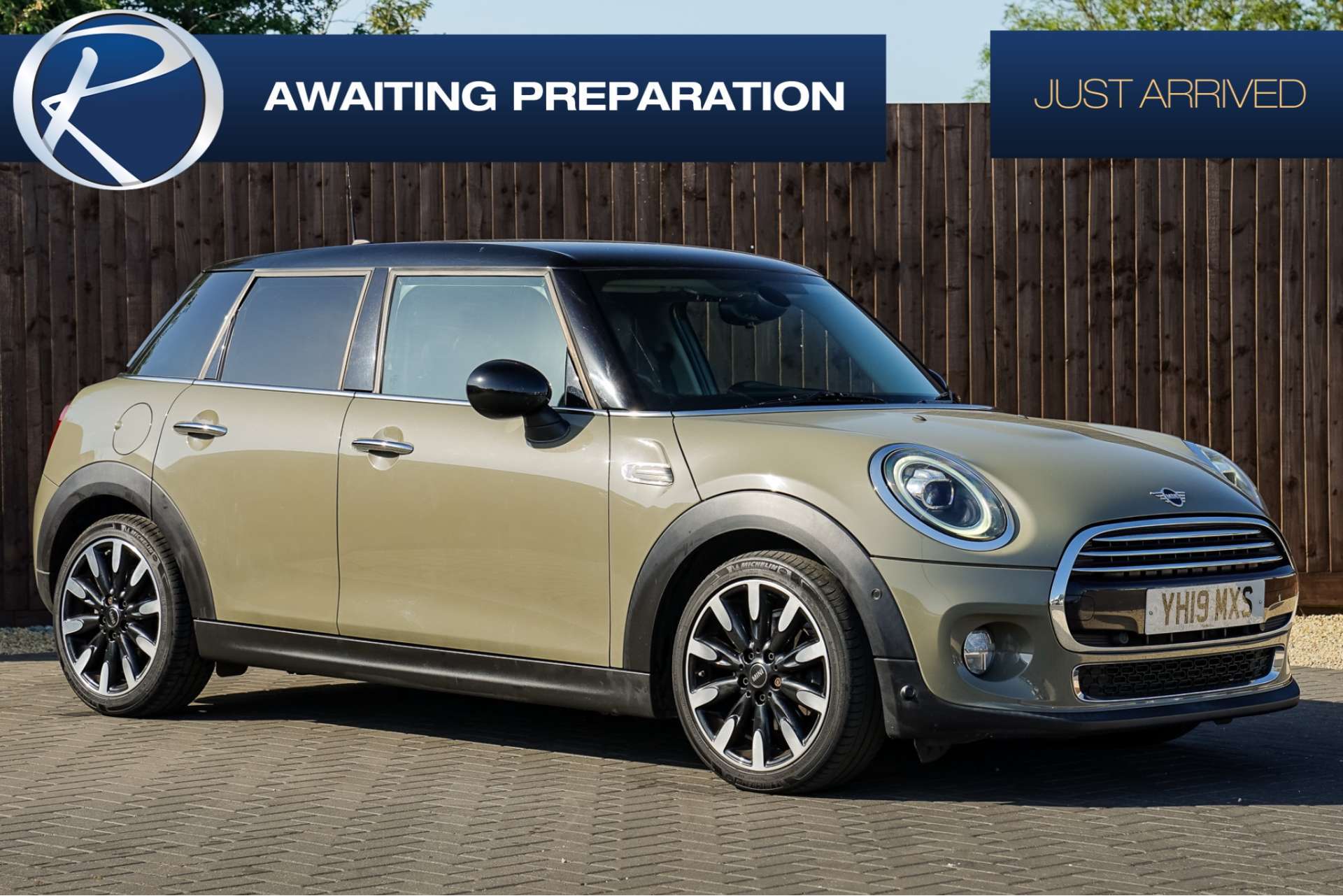 MINI HATCH 1.5 Cooper Exclusive Hatchback 5dr Petrol Steptronic Euro 6 (s/s) (136 ps) For Sale