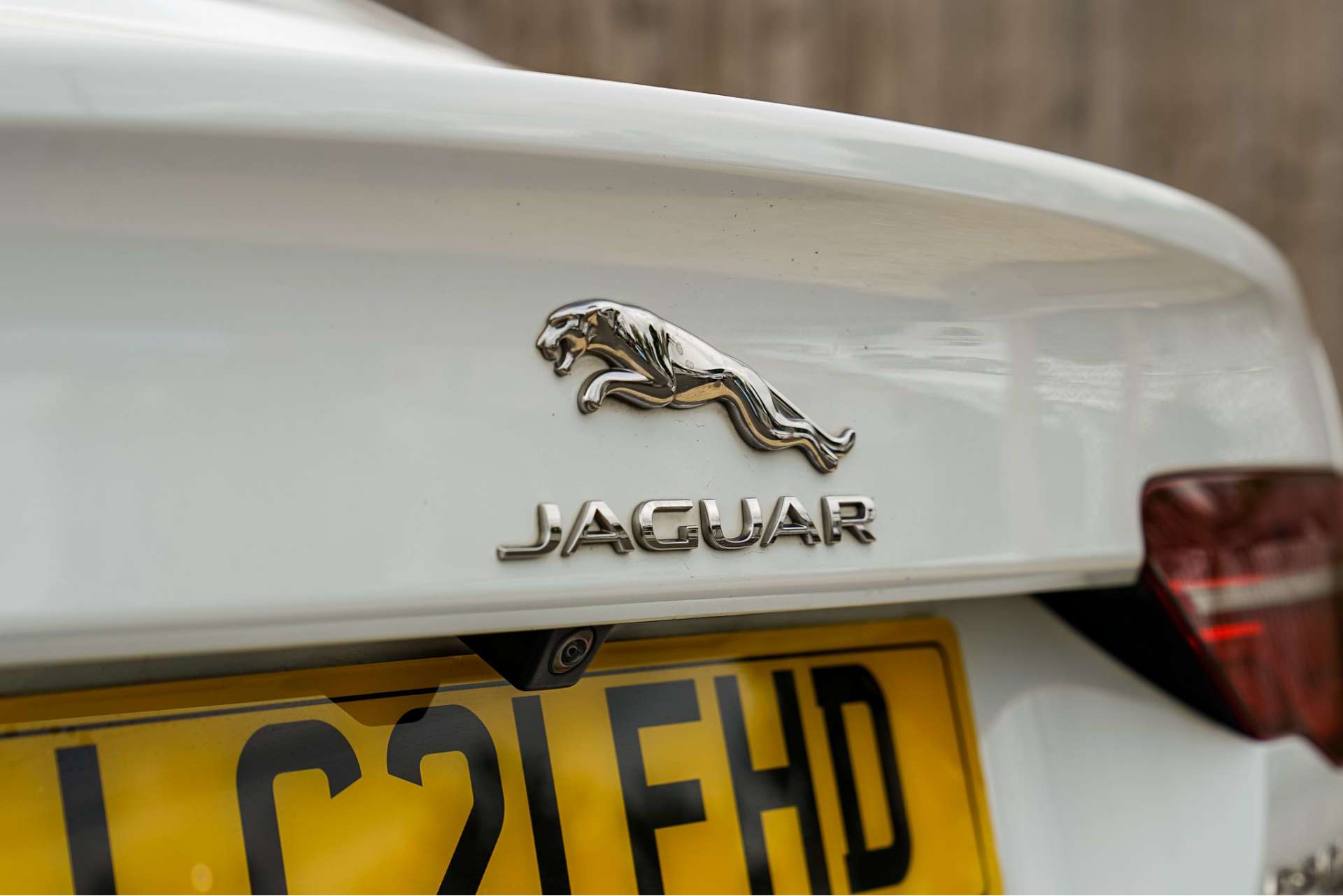 JAGUAR XE 2.0 P300i R-Dynamic HSE Saloon 4dr Petrol Auto AWD Euro 6 (s/s) (300 ps) For Sale