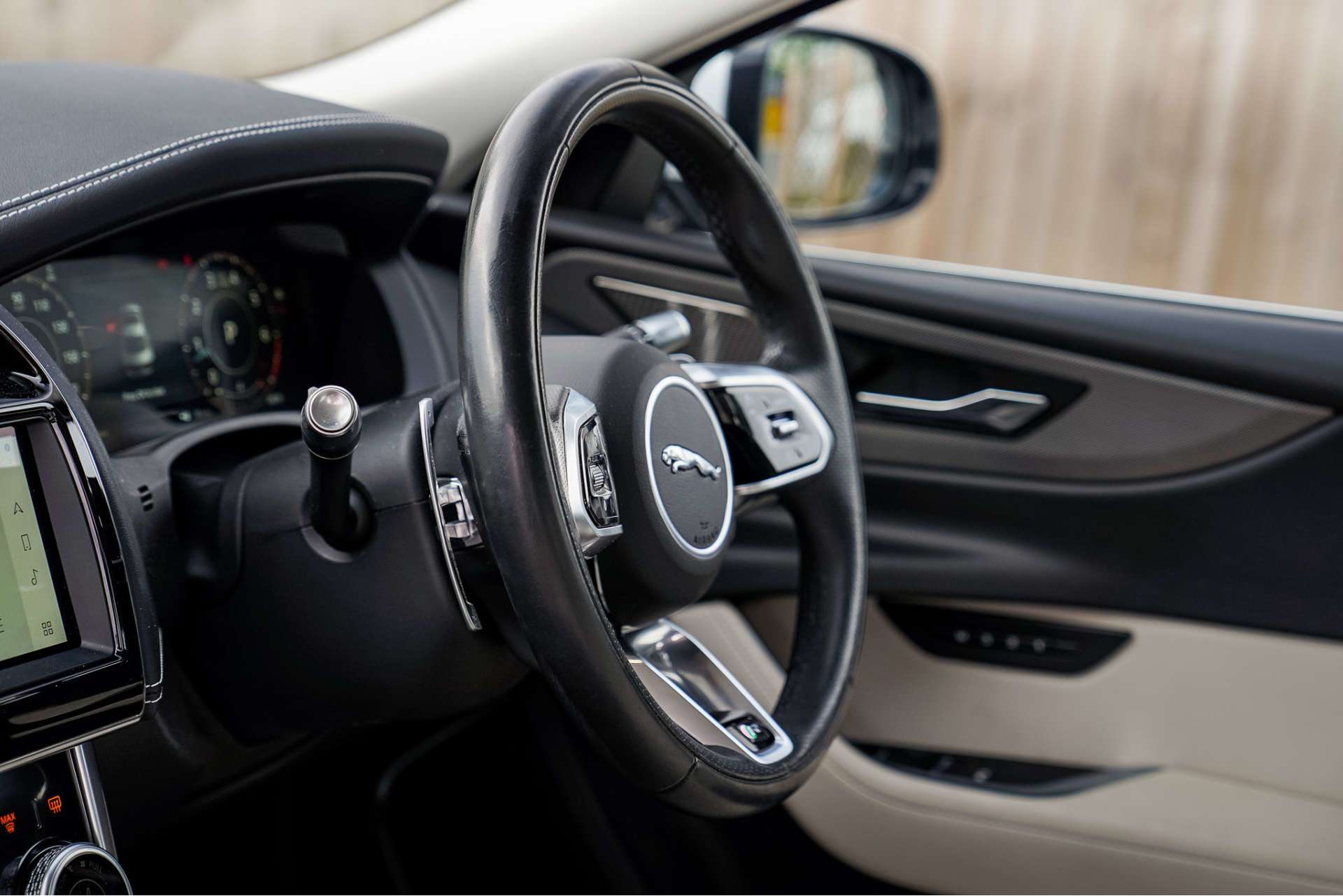 JAGUAR XE 2.0 P300i R-Dynamic HSE Saloon 4dr Petrol Auto AWD Euro 6 (s/s) (300 ps) For Sale