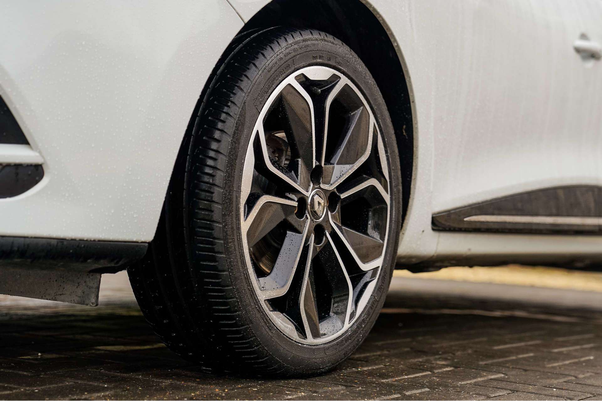 RENAULT CLIO 0.9 Clio Iconic TCe 5dr For Sale