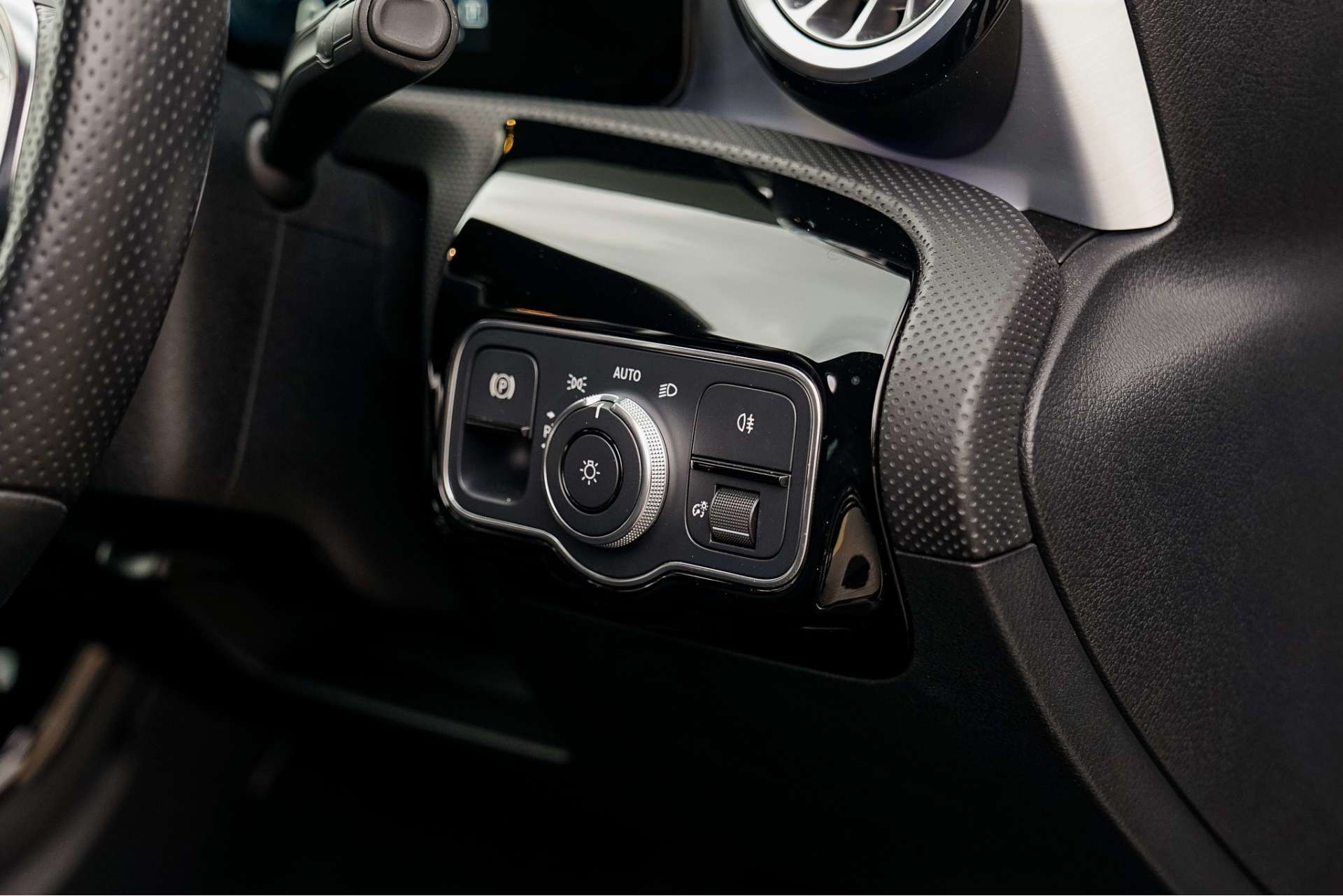 MERCEDES-BENZ A CLASS 1.3 A200 AMG Line Edition (Executive) Hatchback 5dr Petrol 7G-DCT Euro 6 (s/s) (163 ps) For Sale