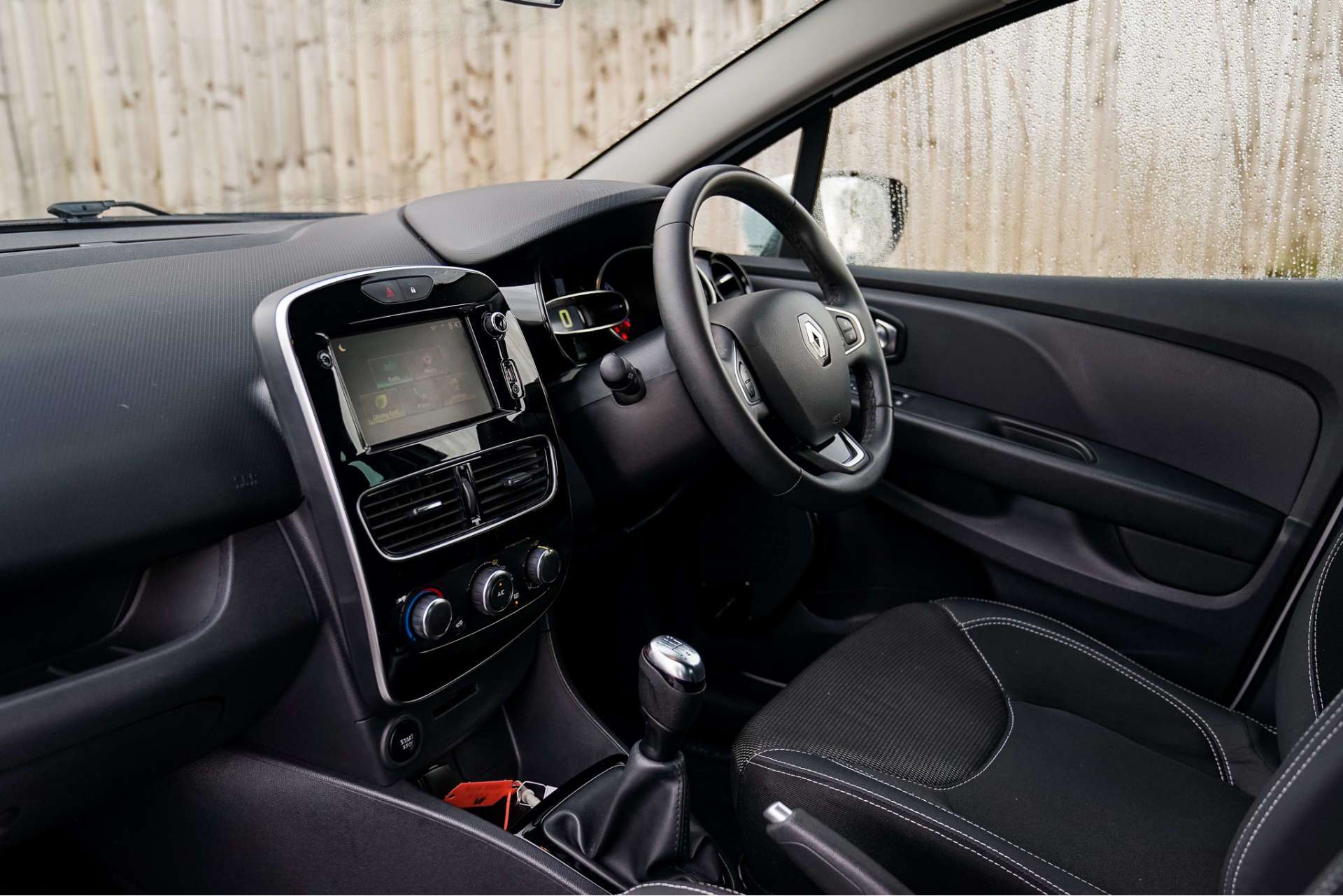 RENAULT CLIO 0.9 Clio Iconic TCe 5dr For Sale