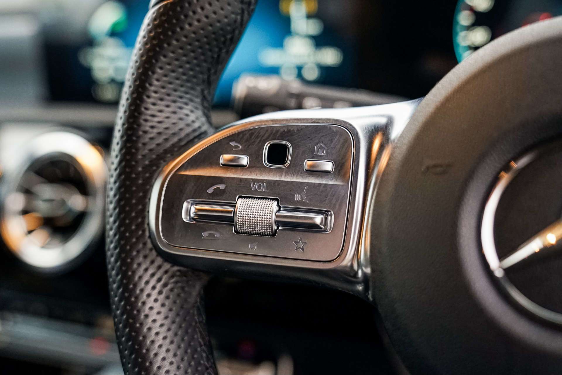 MERCEDES-BENZ A-Class 1.3 A 250 AMG Line Edition Premium E Auto 5dr For Sale