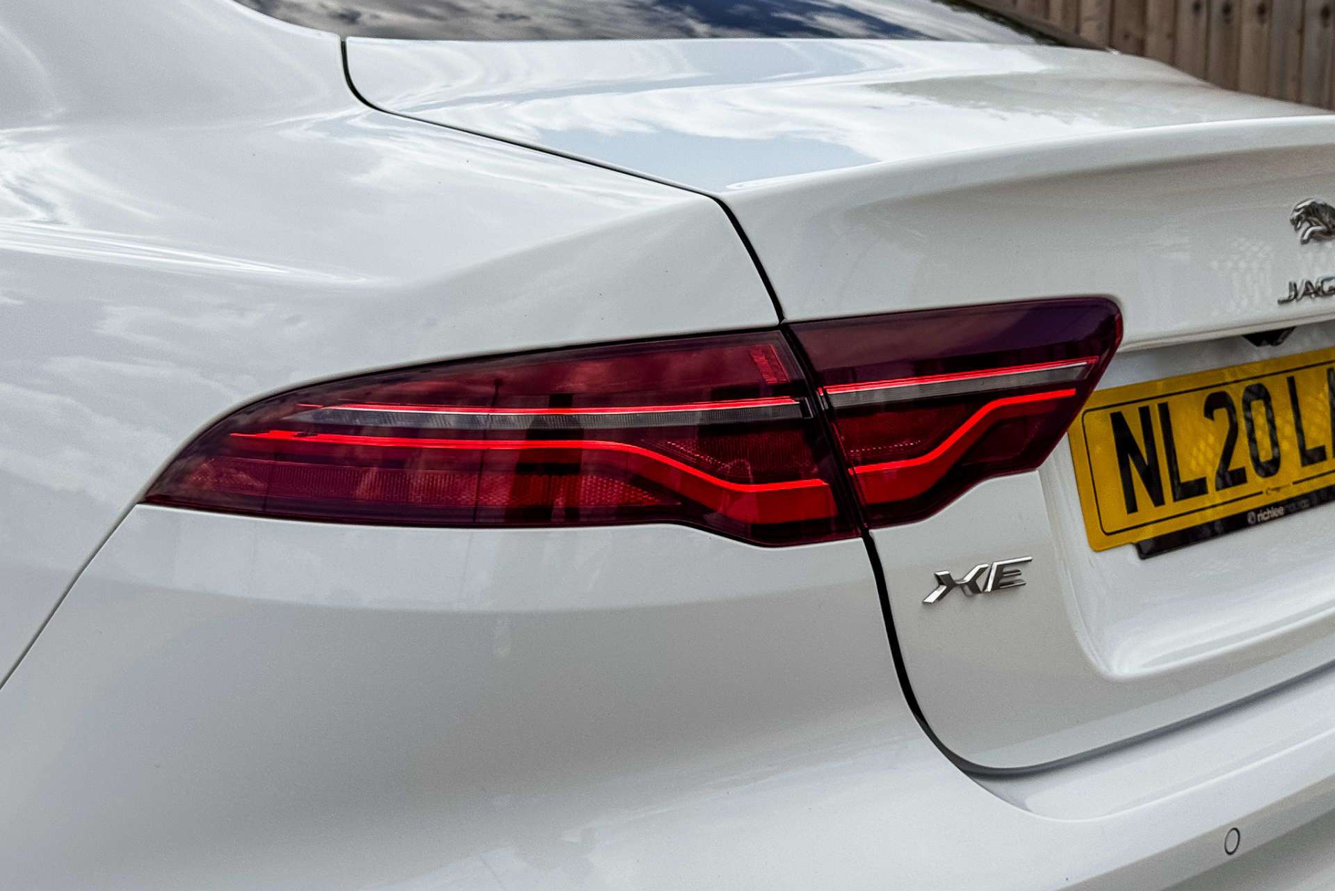 JAGUAR XE 2.0 XE R-Dynamic SE D Auto 4dr For Sale