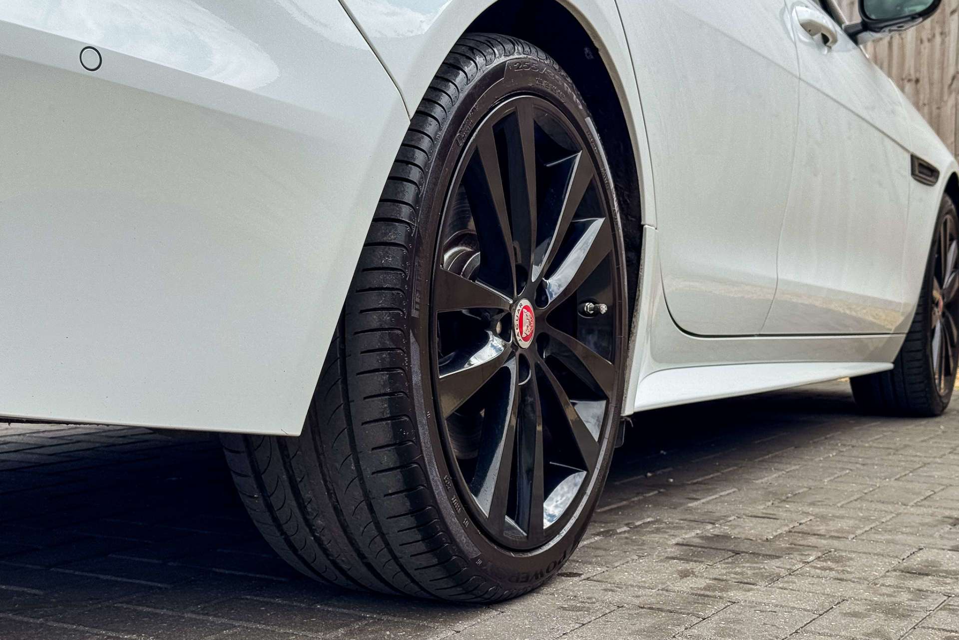 JAGUAR XE 2.0 XE R-Dynamic SE D Auto 4dr For Sale