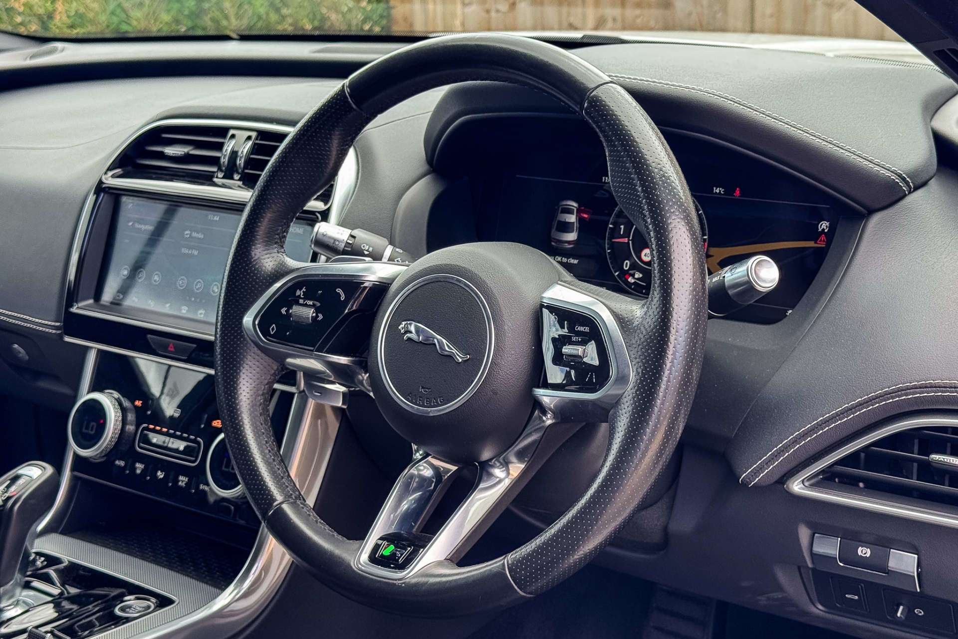 JAGUAR XE 2.0 XE R-Dynamic SE D Auto 4dr For Sale