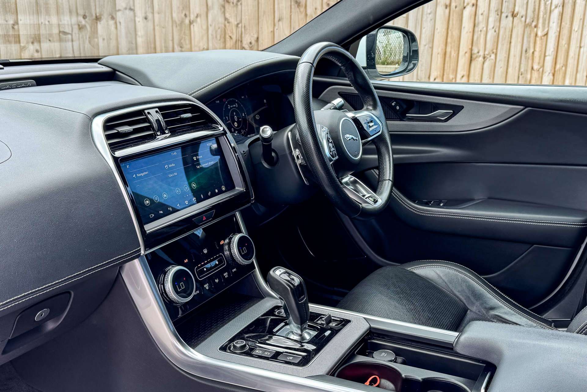 JAGUAR XE 2.0 XE R-Dynamic SE D Auto 4dr For Sale