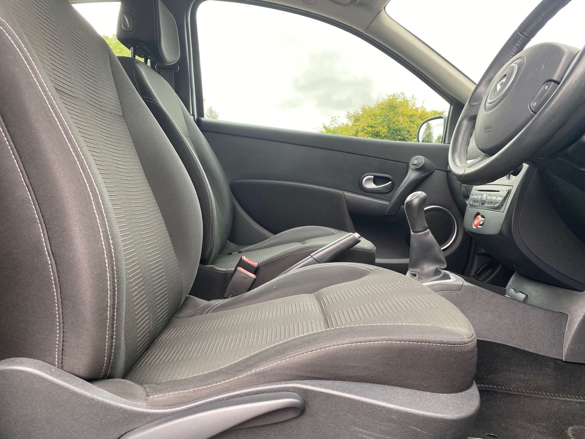 RENAULT CLIO 1.1 Clio Dynamique TomTom 16V 3dr #11