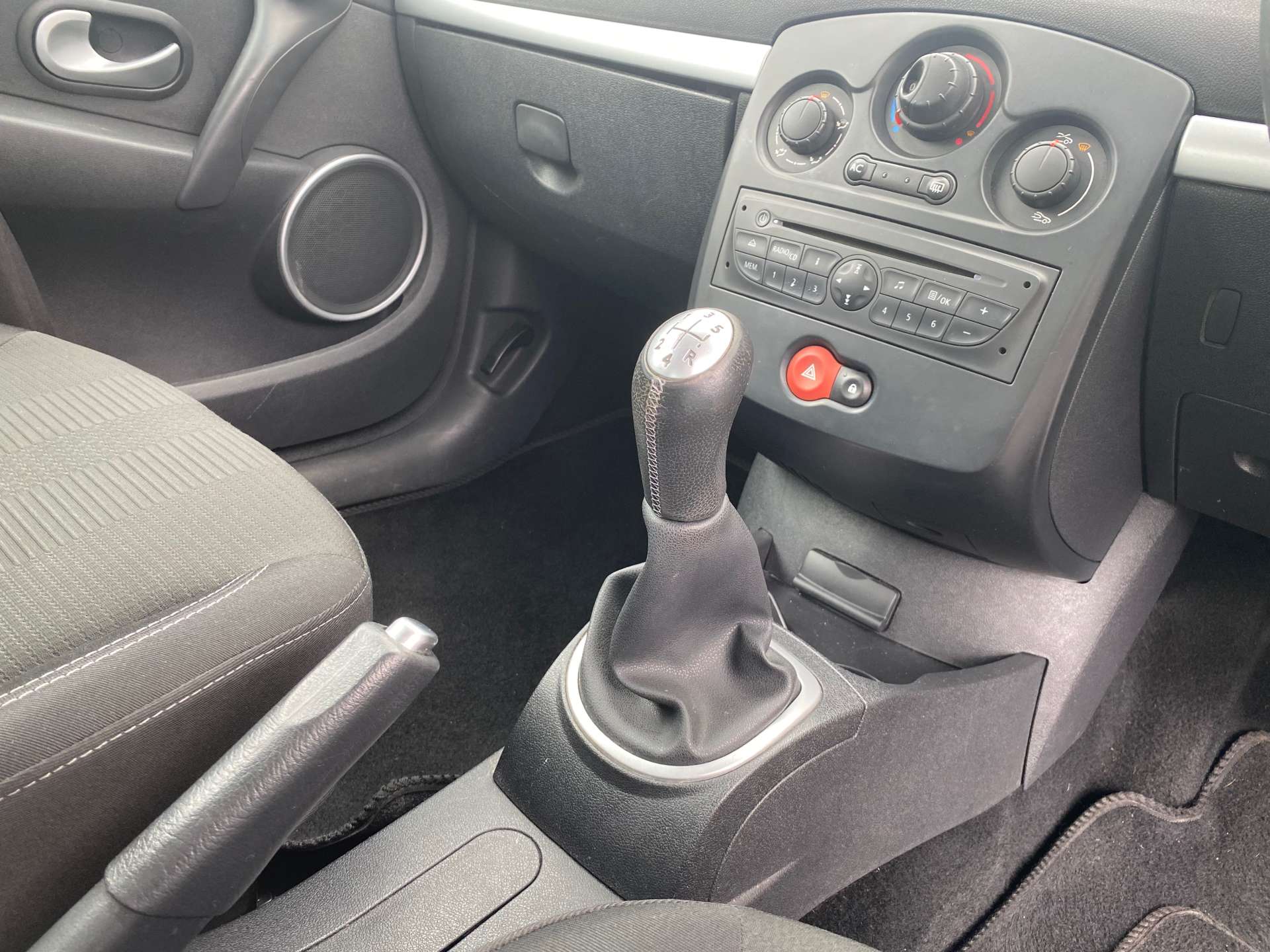 RENAULT CLIO 1.1 Clio Dynamique TomTom 16V 3dr #26