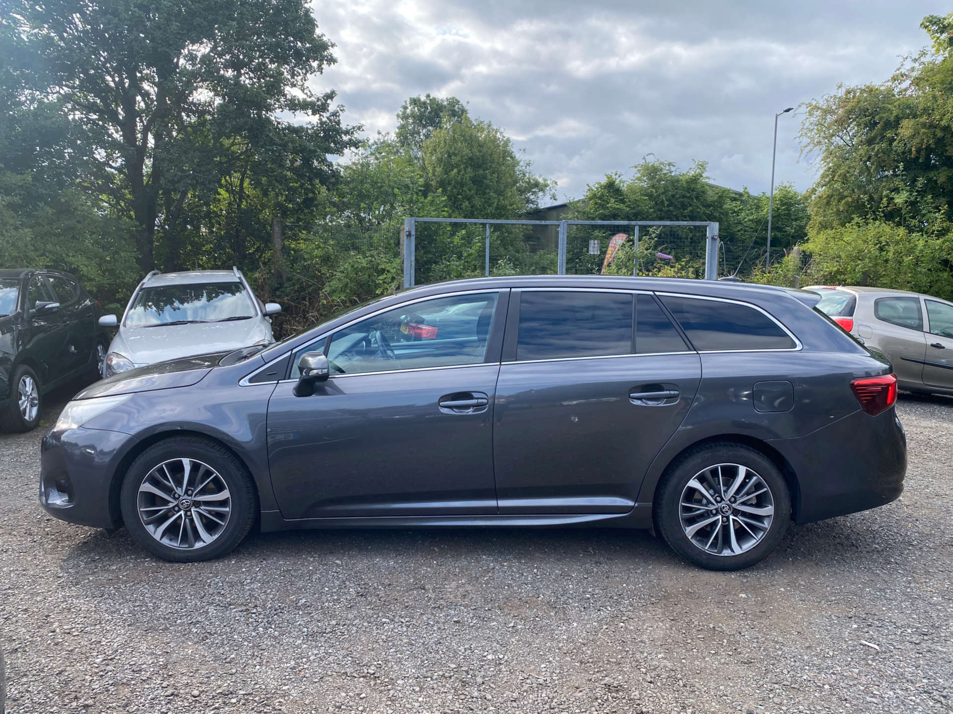 Toyota AVENSIS 1.6 Avensis Business Edition+ D-4D 5dr #3