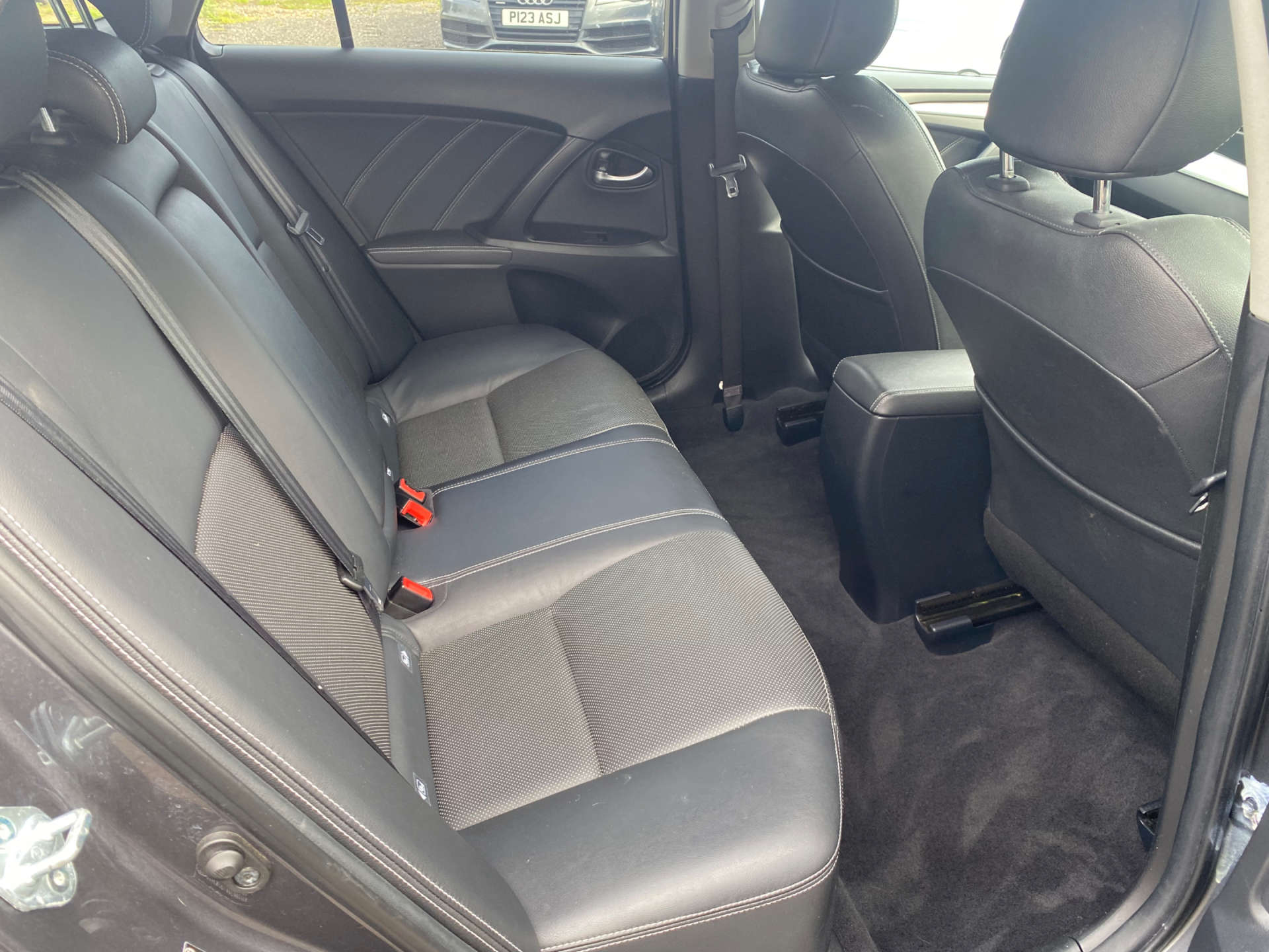 Toyota AVENSIS 1.6 Avensis Business Edition+ D-4D 5dr #14