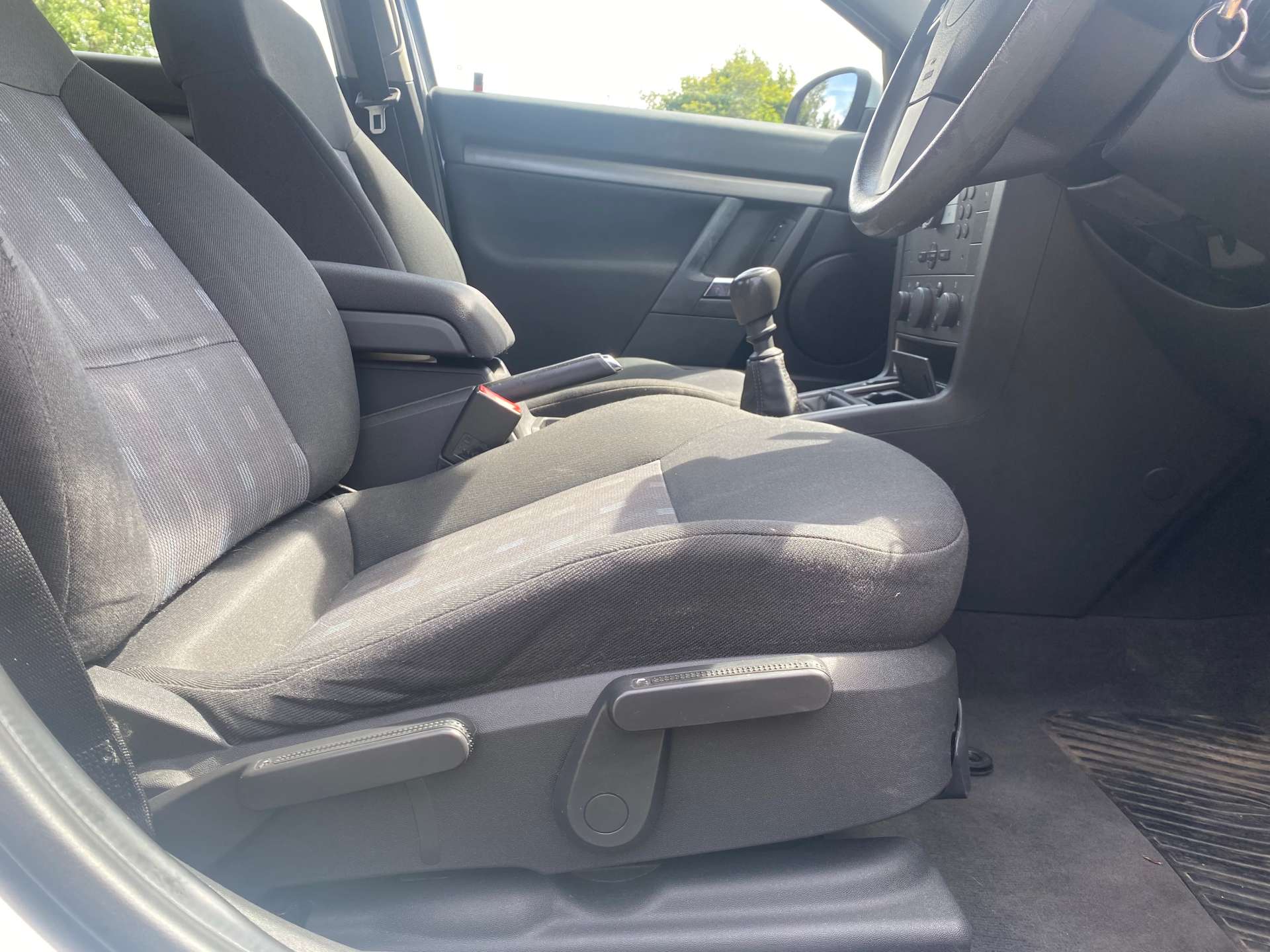 Vauxhall VECTRA 1.8 Vectra Life 5dr #16