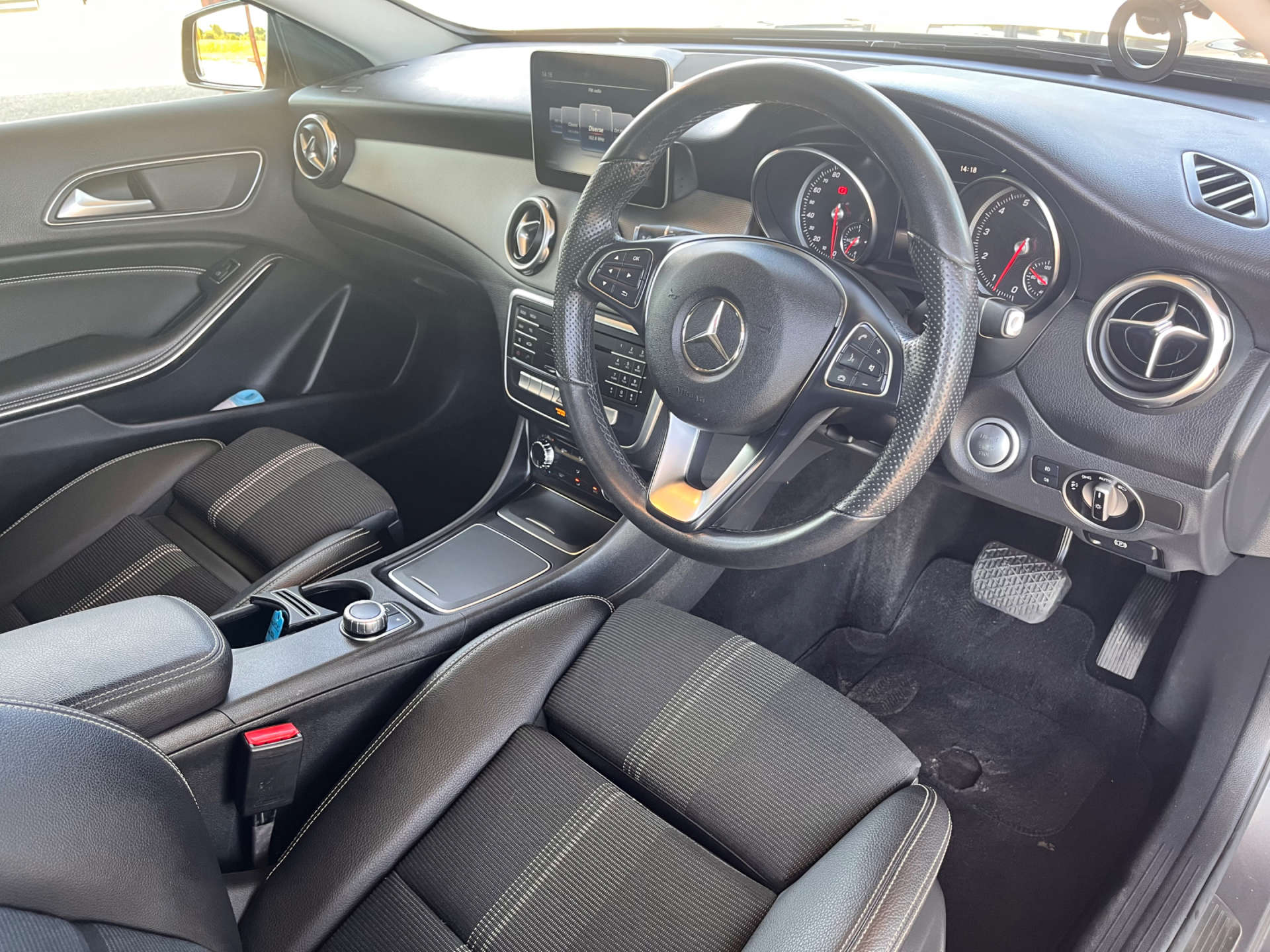 MERCEDES-BENZ GLA 1.6 GLA 180 Urban Edition Auto 5dr #2