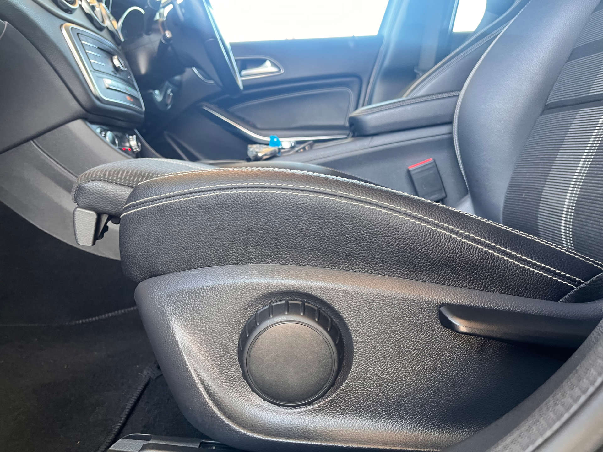 MERCEDES-BENZ GLA 1.6 GLA 180 Urban Edition Auto 5dr #21
