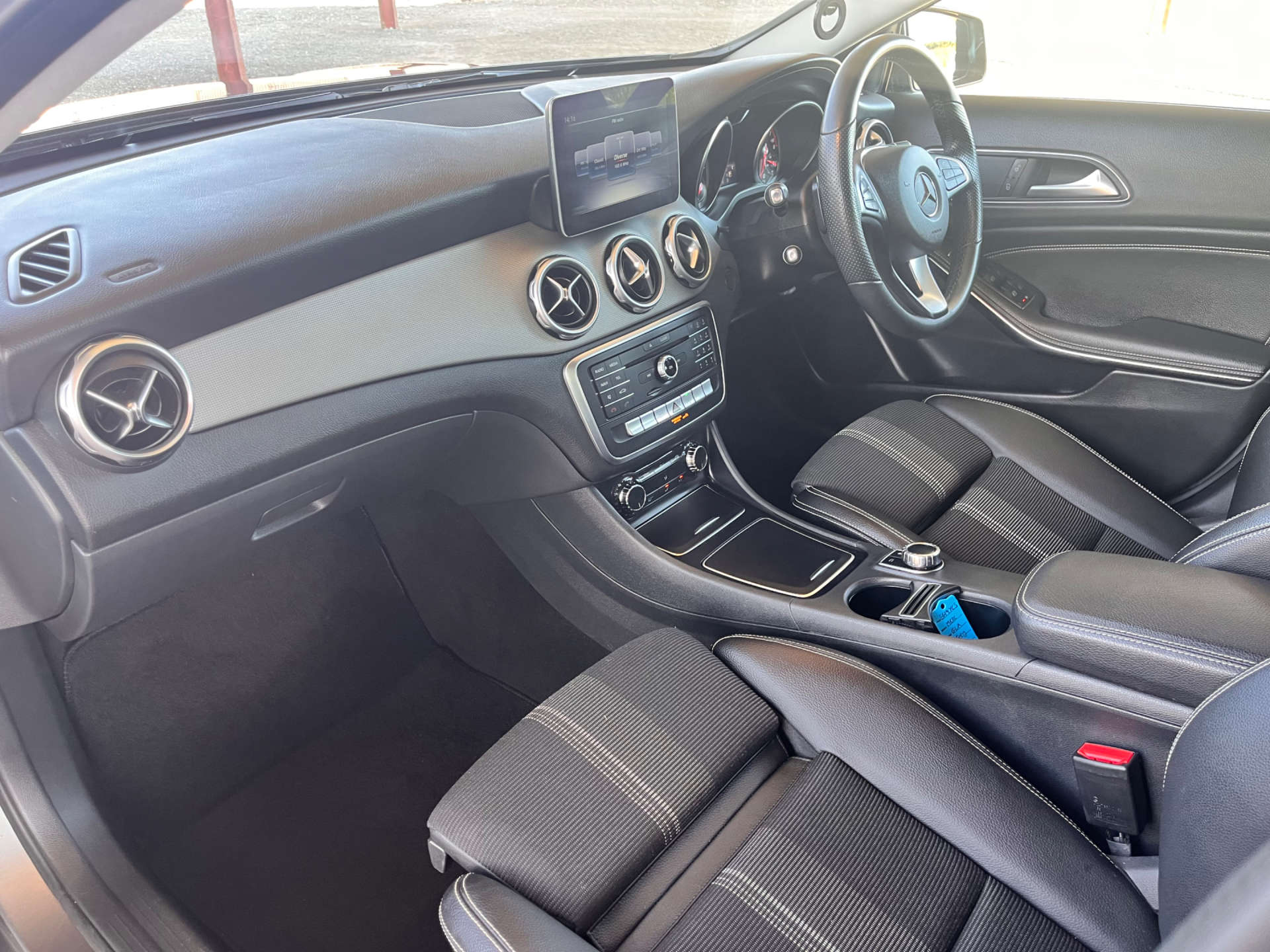 MERCEDES-BENZ GLA 1.6 GLA 180 Urban Edition Auto 5dr #22