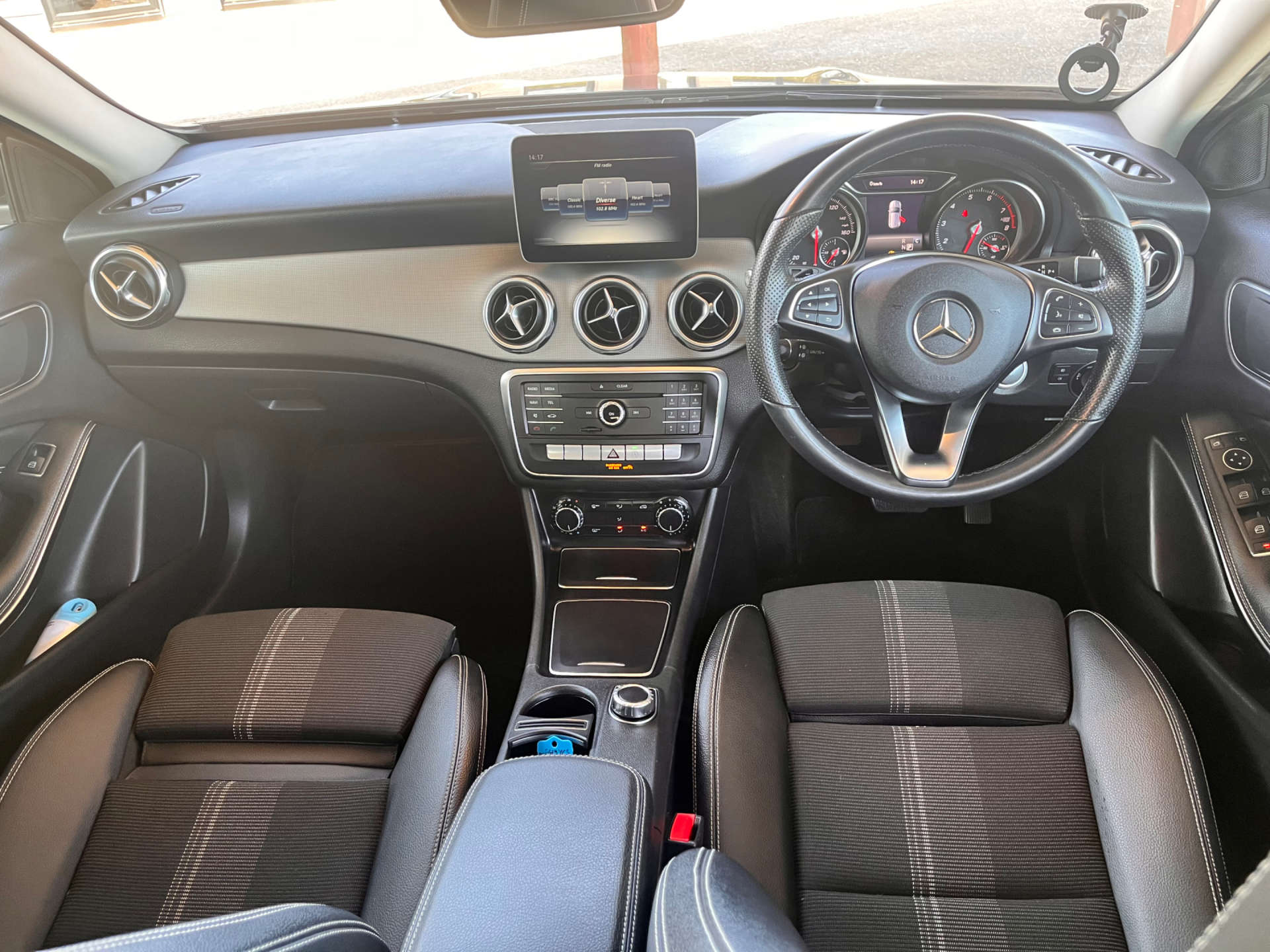 MERCEDES-BENZ GLA 1.6 GLA 180 Urban Edition Auto 5dr #33
