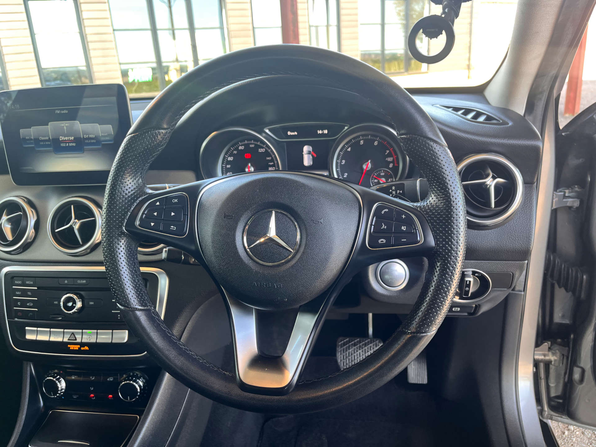 MERCEDES-BENZ GLA 1.6 GLA 180 Urban Edition Auto 5dr #37