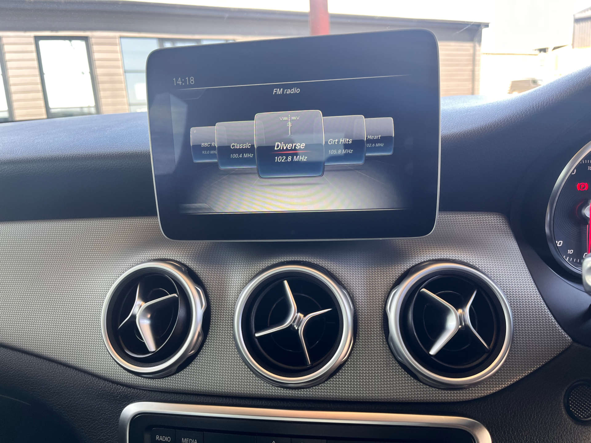 MERCEDES-BENZ GLA 1.6 GLA 180 Urban Edition Auto 5dr #39
