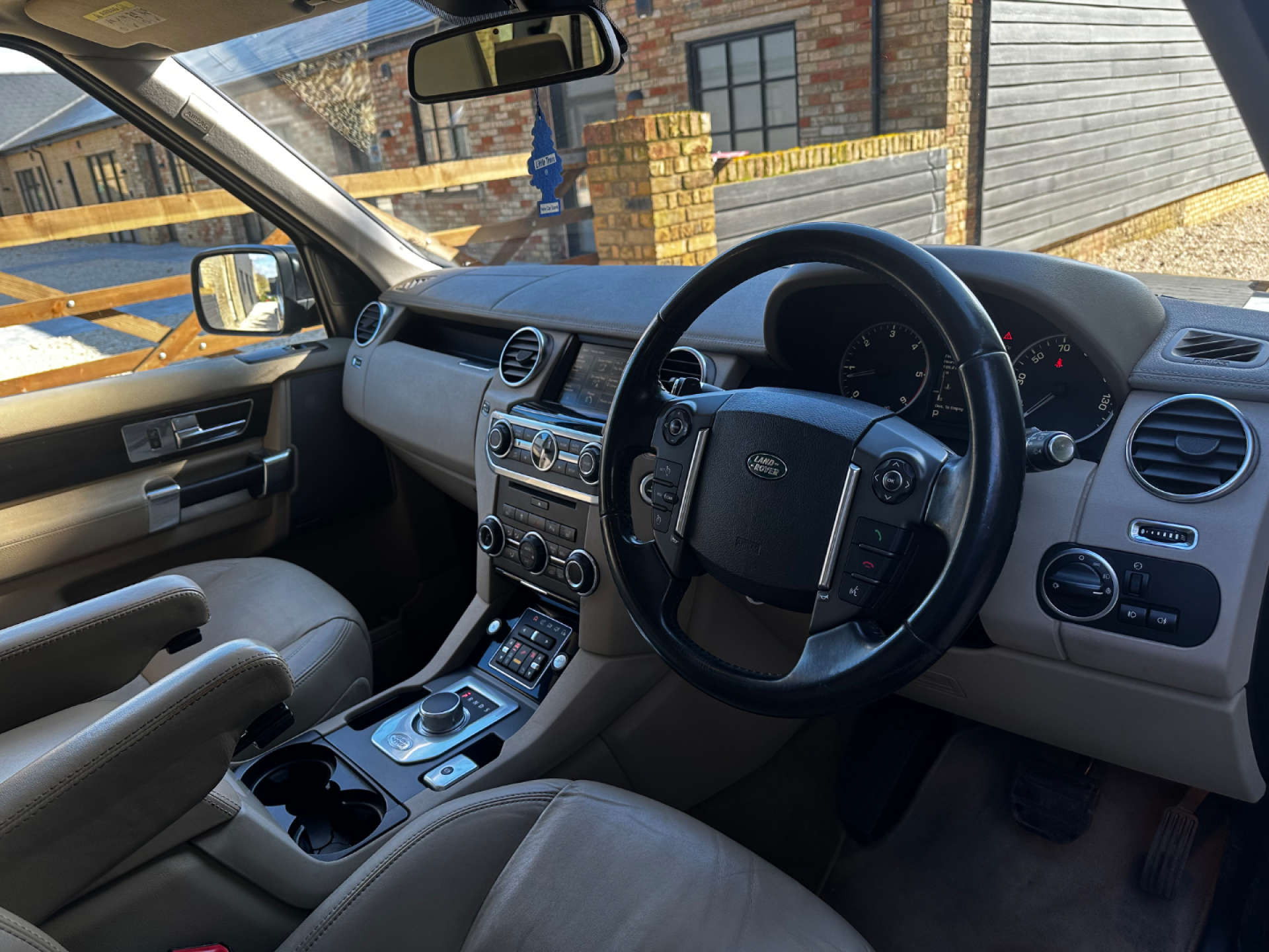 LAND ROVER DISCOVERY 3.0 Discovery HSE SDV6 Auto 4WD 5dr #2
