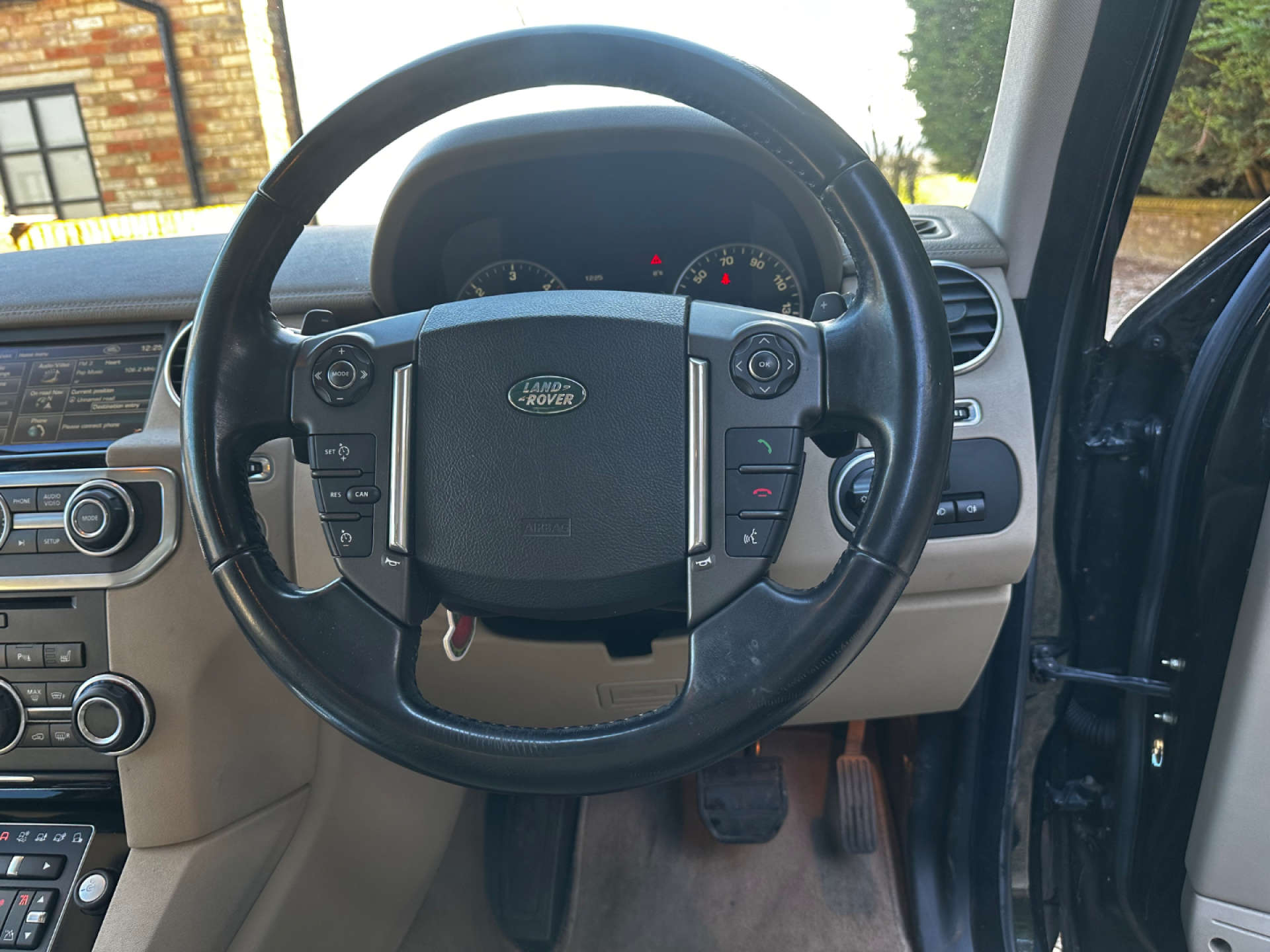 LAND ROVER DISCOVERY 3.0 Discovery HSE SDV6 Auto 4WD 5dr #42
