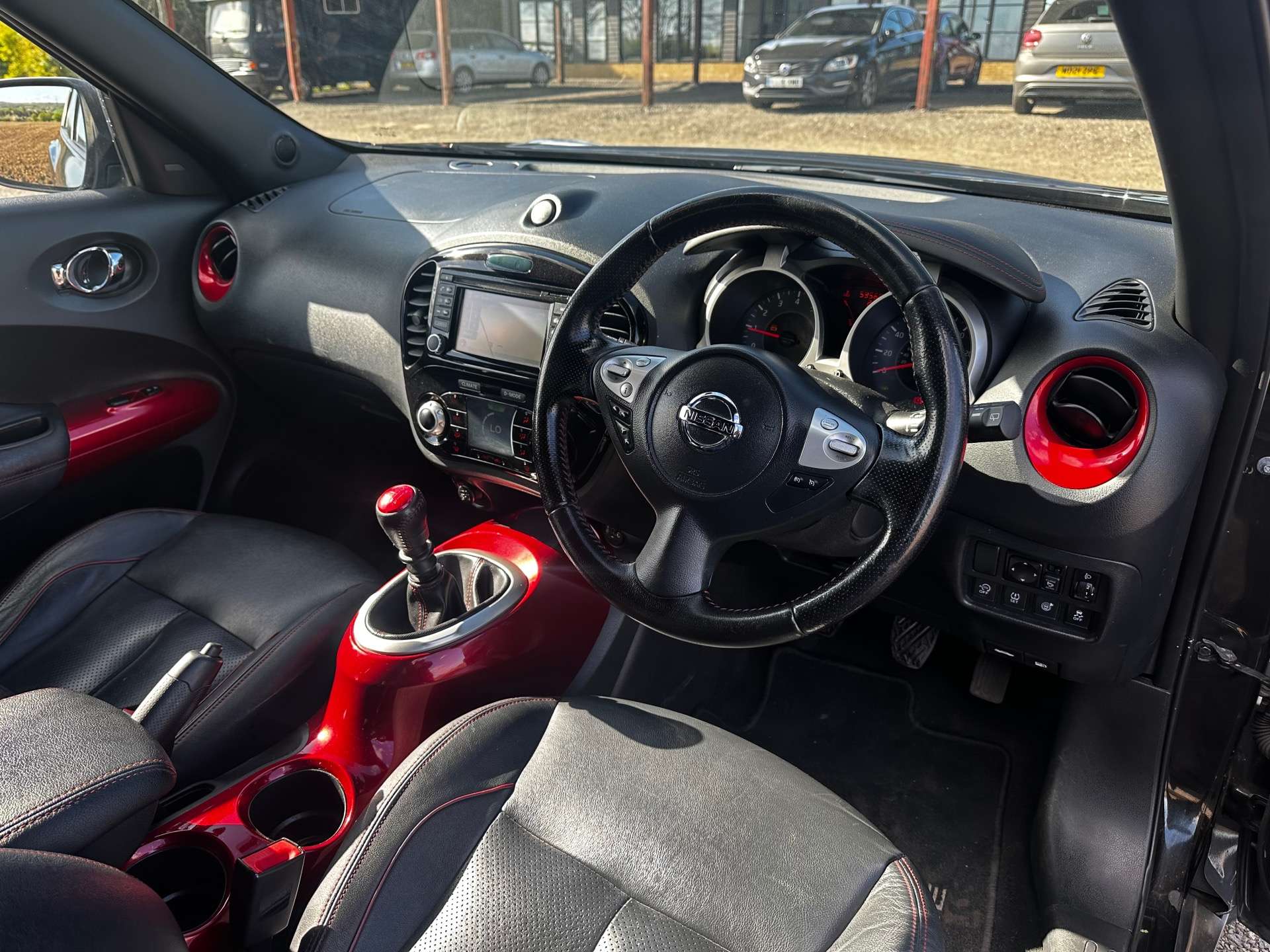 NISSAN JUKE 1.2 Juke Tekna DiG-T 5dr #2