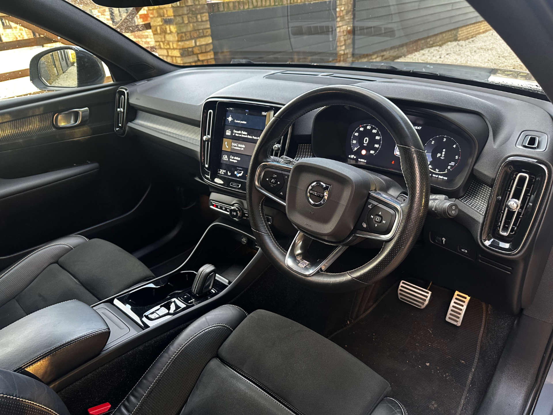 VOLVO XC40 2.0 XC40 R-Design Pro D3 Auto 5dr #2