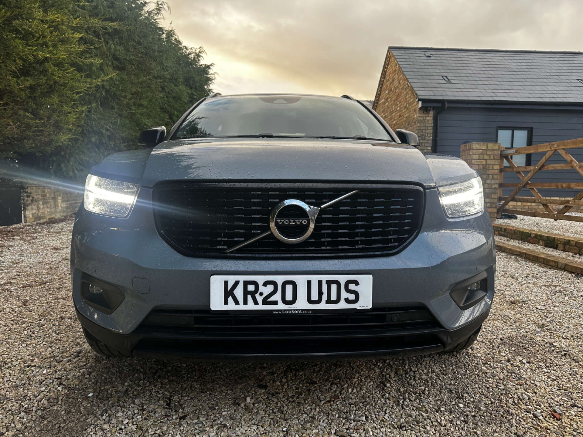VOLVO XC40 2.0 XC40 R-Design Pro D3 Auto 5dr #6
