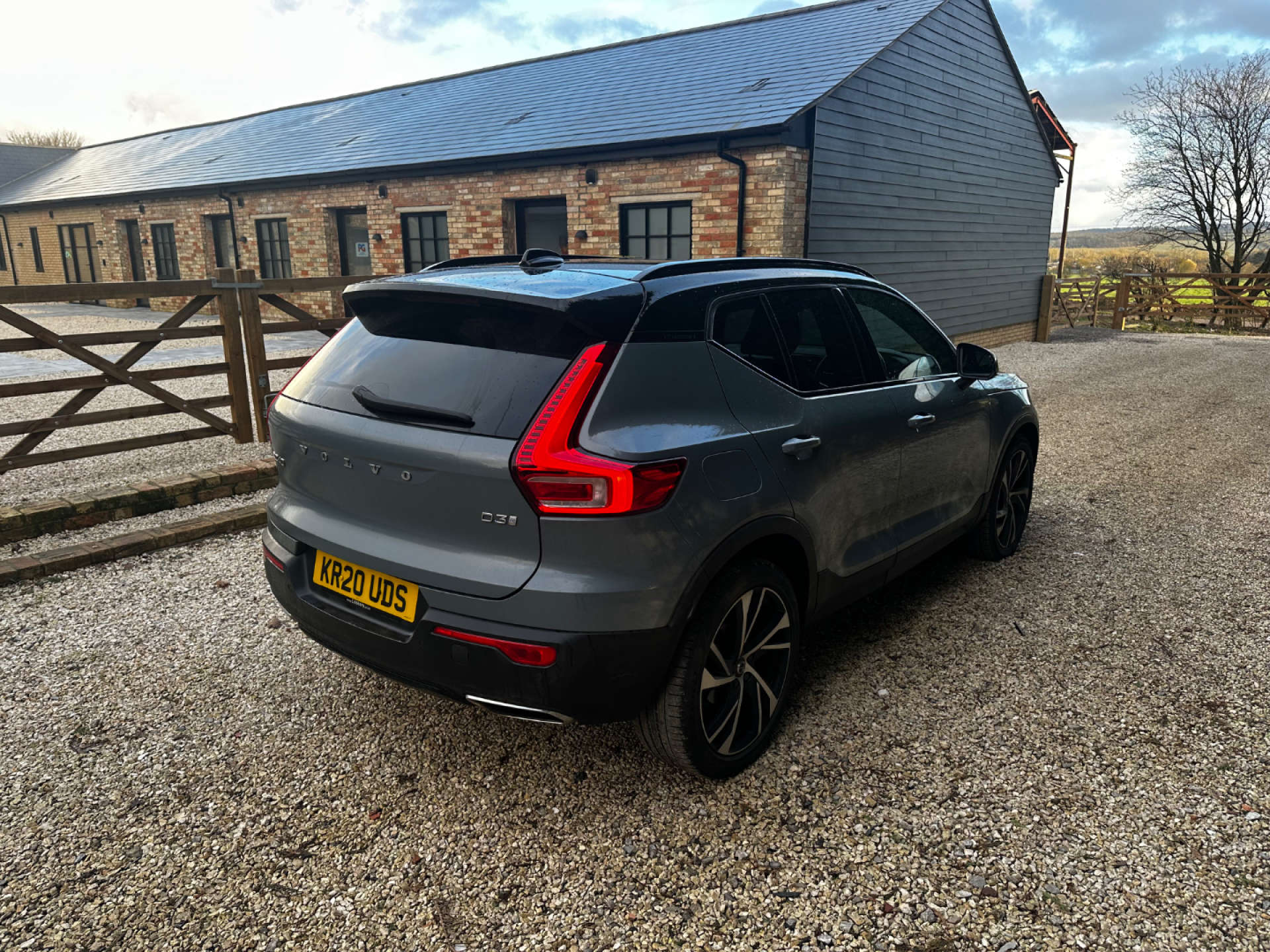 VOLVO XC40 2.0 XC40 R-Design Pro D3 Auto 5dr #16