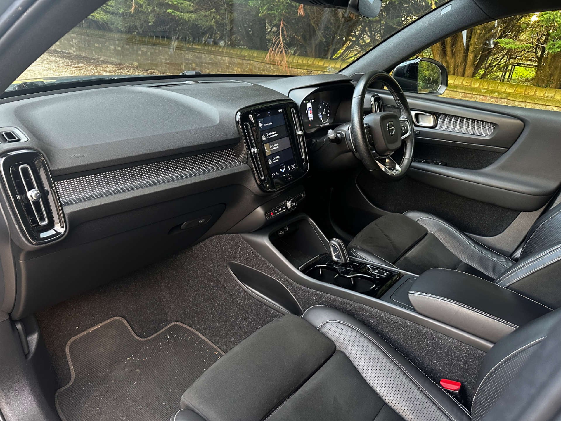 VOLVO XC40 2.0 XC40 R-Design Pro D3 Auto 5dr #27