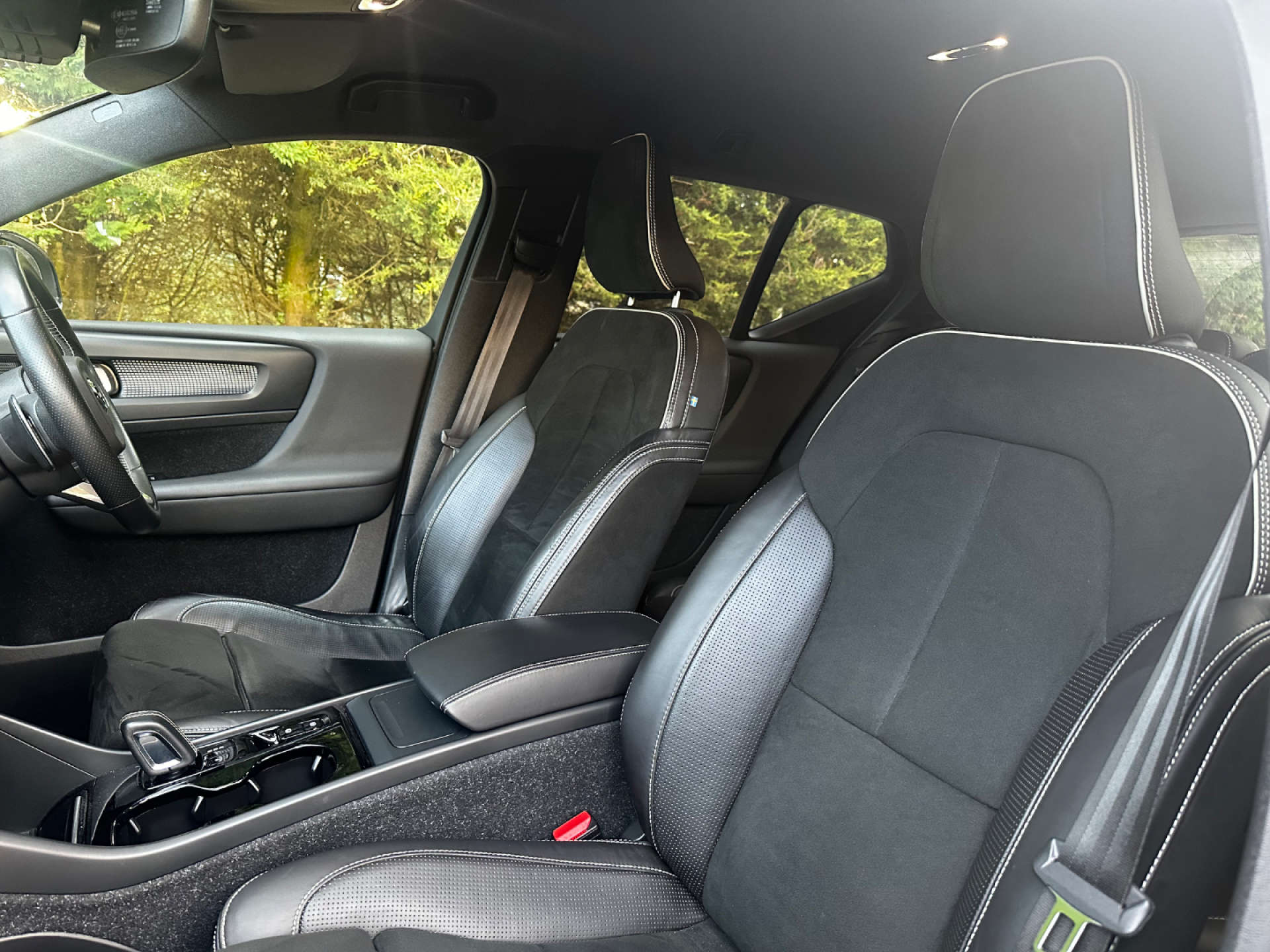 VOLVO XC40 2.0 XC40 R-Design Pro D3 Auto 5dr #28