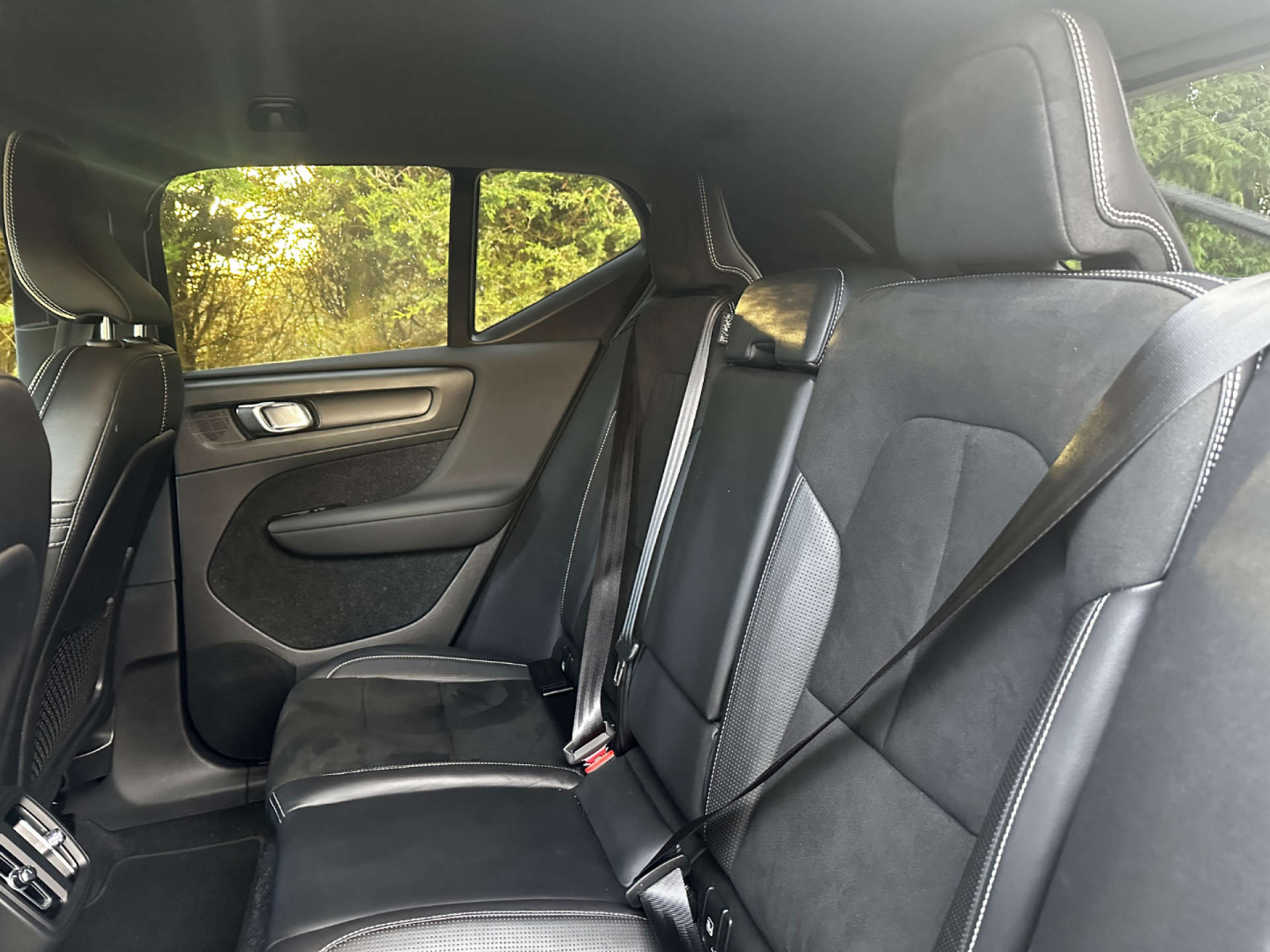 VOLVO XC40 2.0 XC40 R-Design Pro D3 Auto 5dr #31