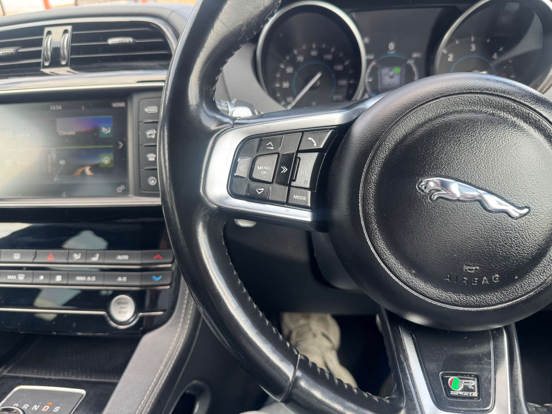 JAGUAR F-PACE 2.0 F-PACE R-Sport AWD D Auto 4WD 5dr #35