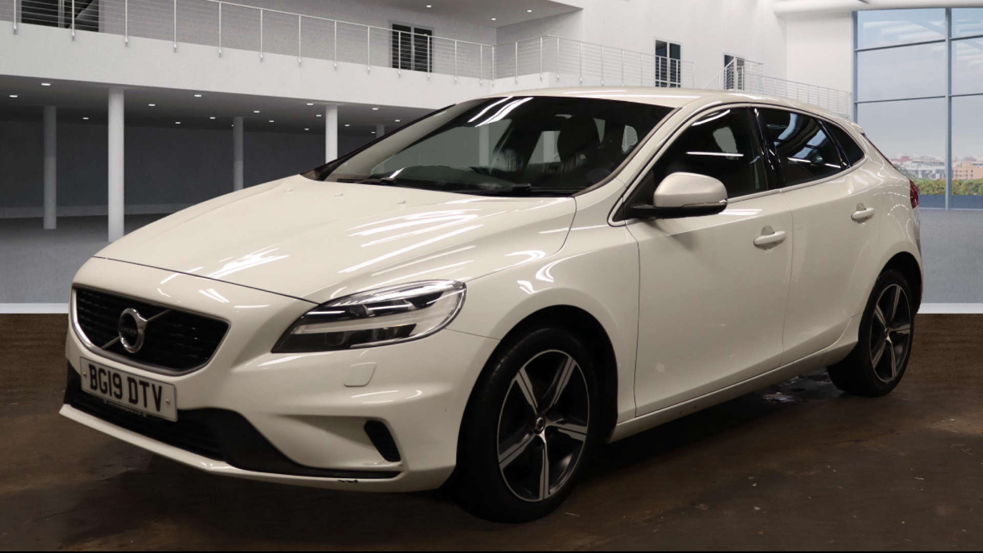 VOLVO V40 2.0 V40 R-Design Nav+ D2 5dr #5